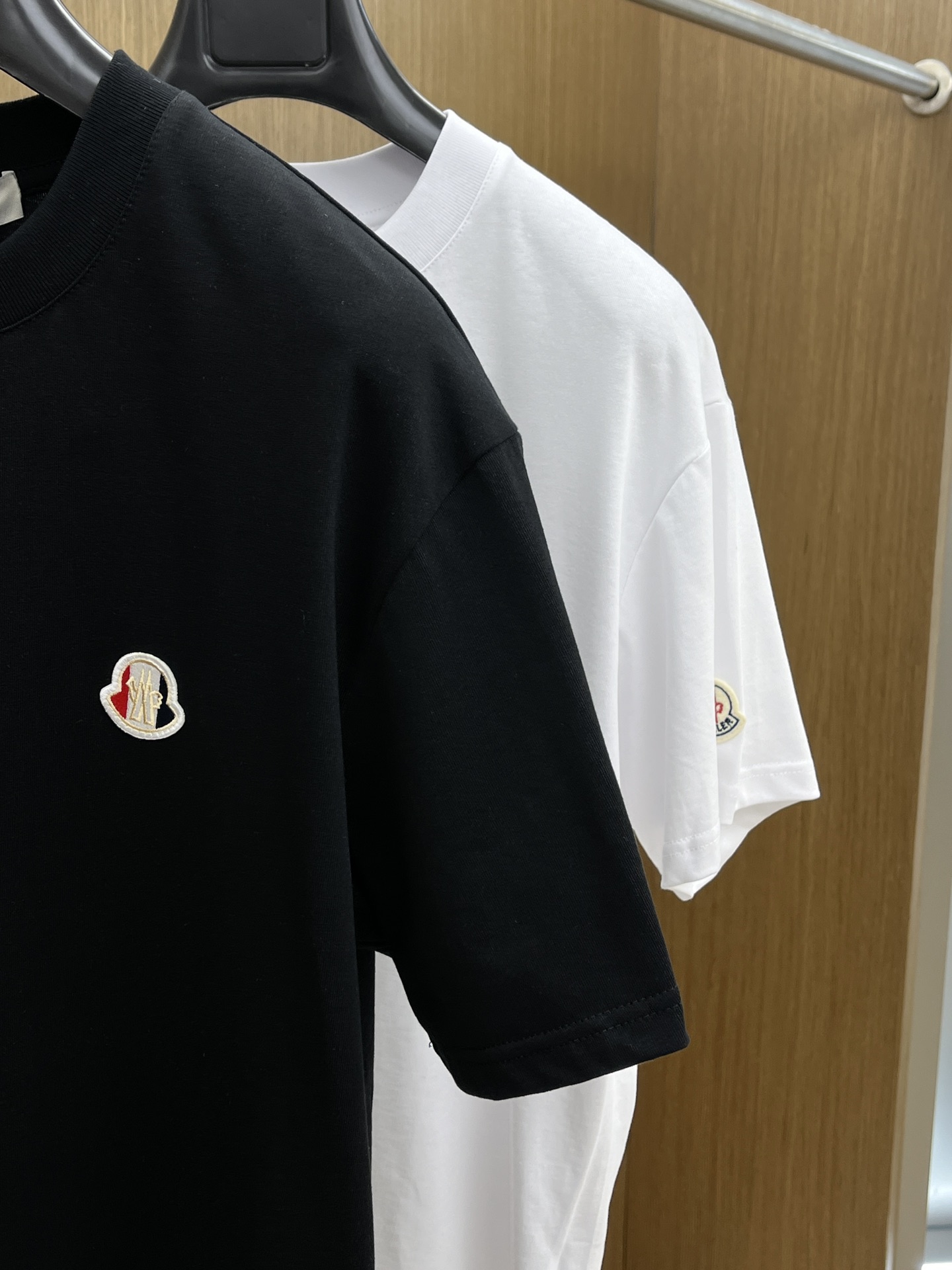 新品 Mon 🔥🔥春夏新款男女同款👫短袖圆领T恤，极具个性高级风，标志logo印花工艺设计！定制纯棉面料