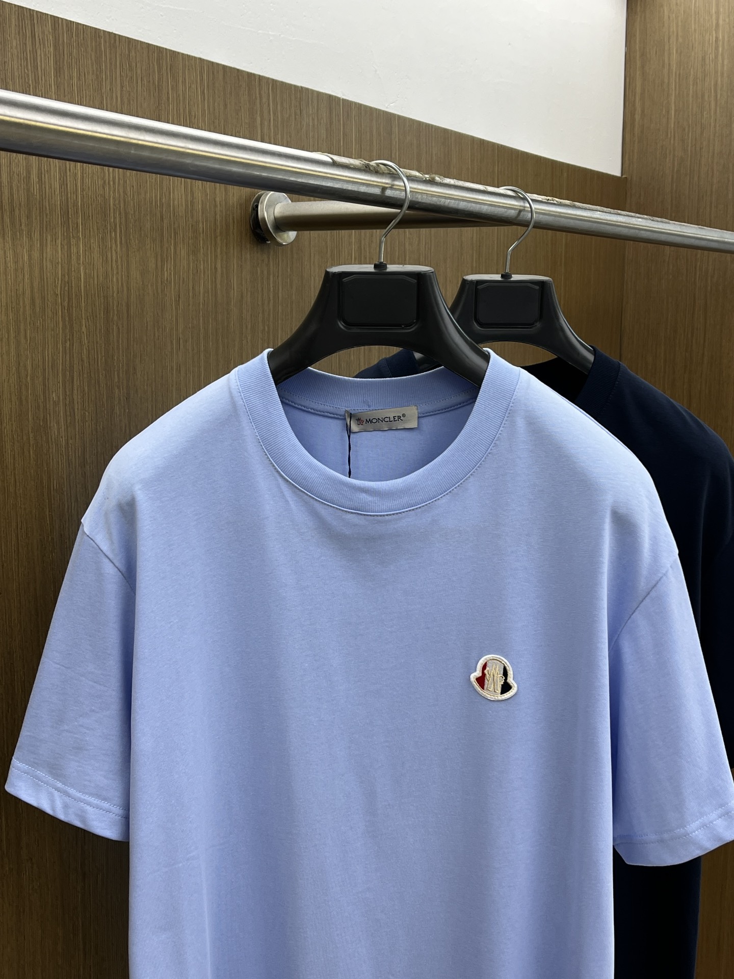 新品 Mon 🔥🔥春夏新款男女同款👫短袖圆领T恤，极具个性高级风，标志logo印花工艺设计！定制纯棉面料