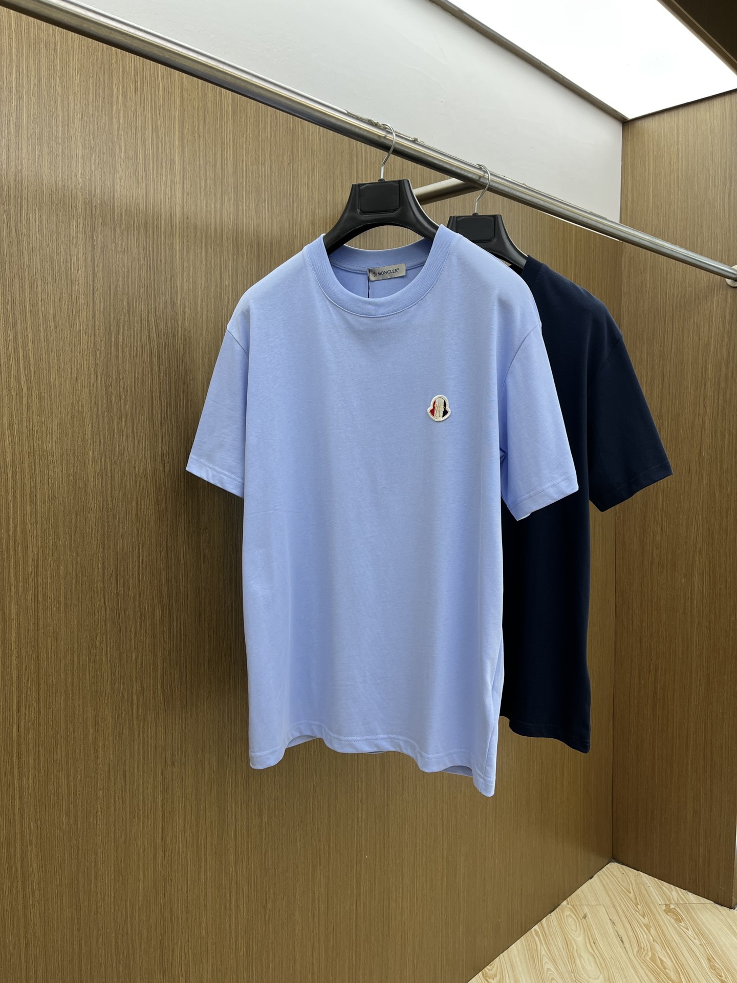 新品 Mon 🔥🔥春夏新款男女同款👫短袖圆领T恤，极具个性高级风，标志logo印花工艺设计！定制纯棉面料