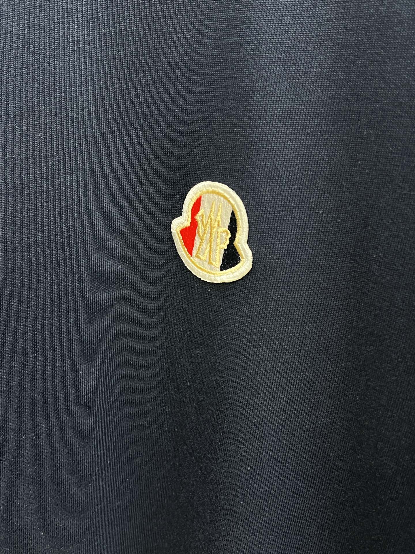 新品 Mon 🔥🔥春夏新款男女同款👫短袖圆领T恤，极具个性高级风，标志logo印花工艺设计！定制纯棉面料