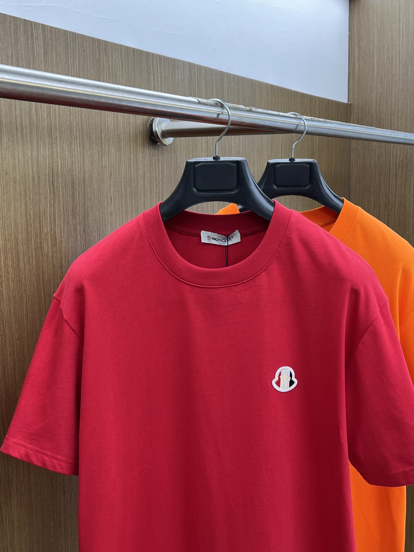 新品 Mon 🔥🔥春夏新款男女同款👫短袖圆领T恤，极具个性高级风，标志logo印花工艺设计！定制纯棉面料