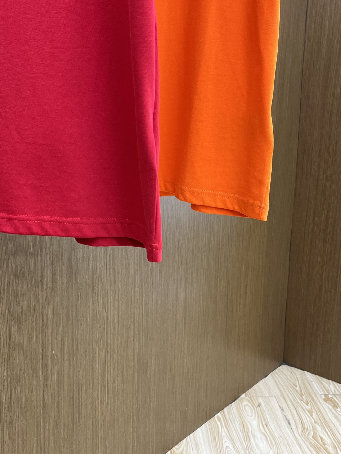 新品 Mon 🔥🔥春夏新款男女同款👫短袖圆领T恤，极具个性高级风，标志logo印花工艺设计！定制纯棉面料