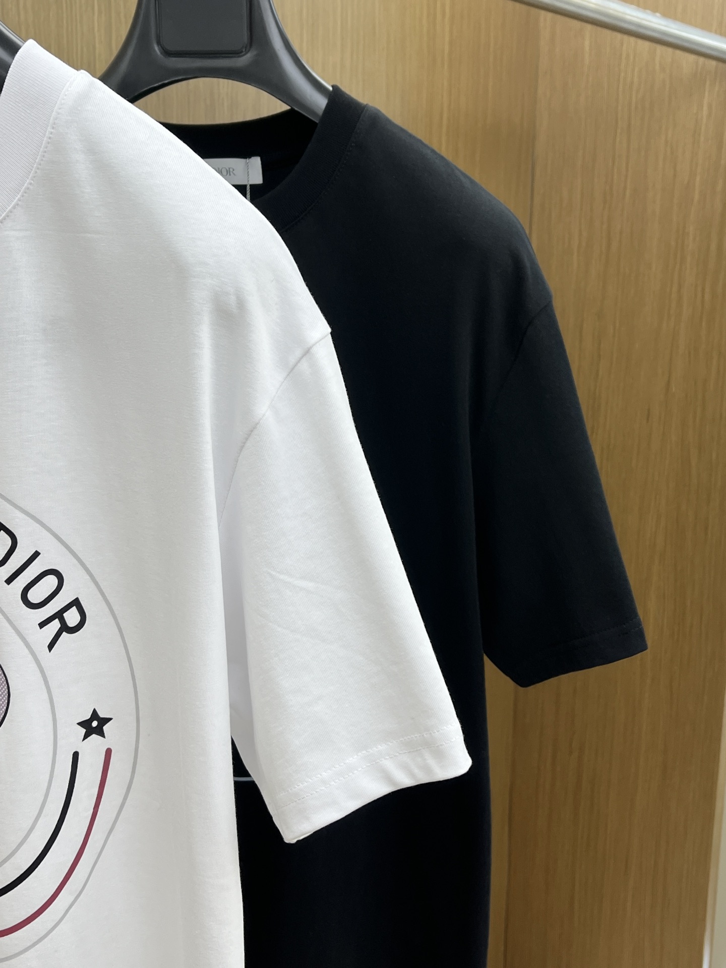 新品 CD 🔥🔥春夏新款男女同款👫短袖圆领T恤，极具个性高级风，标志logo印花工艺设计！定制纯棉面料！