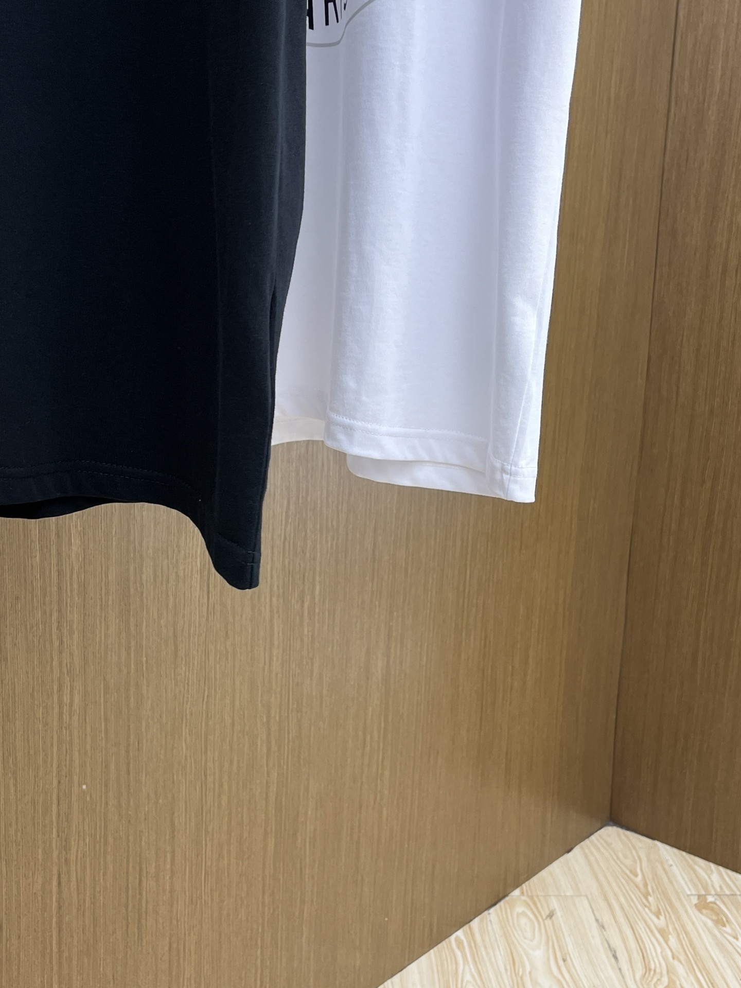 新品 CD 🔥🔥春夏新款男女同款👫短袖圆领T恤，极具个性高级风，标志logo印花工艺设计！定制纯棉面料！