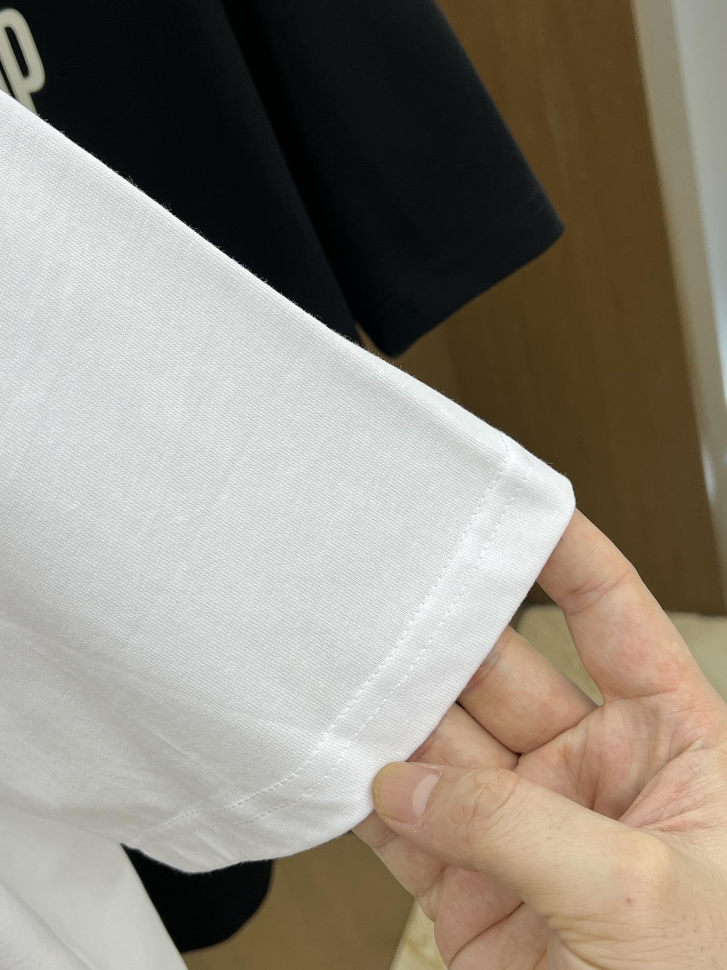 新品 STO🔥🔥春夏新款男女同款👫短袖圆领T恤，极具个性高级风，标志logo印花工艺设计！定制纯棉面料！