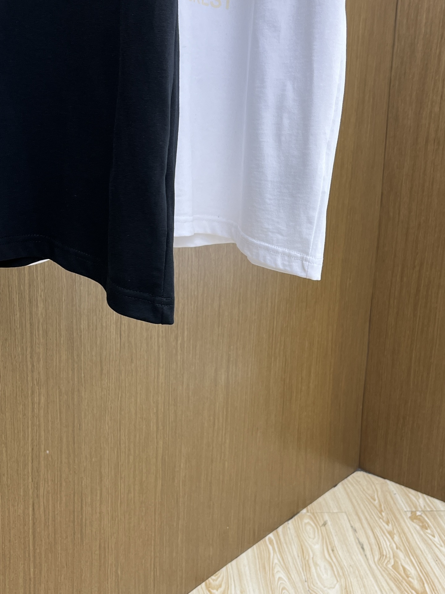 新品 STO 🔥🔥春夏新款男女同款👫短袖圆领T恤，极具个性高级风，标志logo印花工艺设计！定制纯棉面料