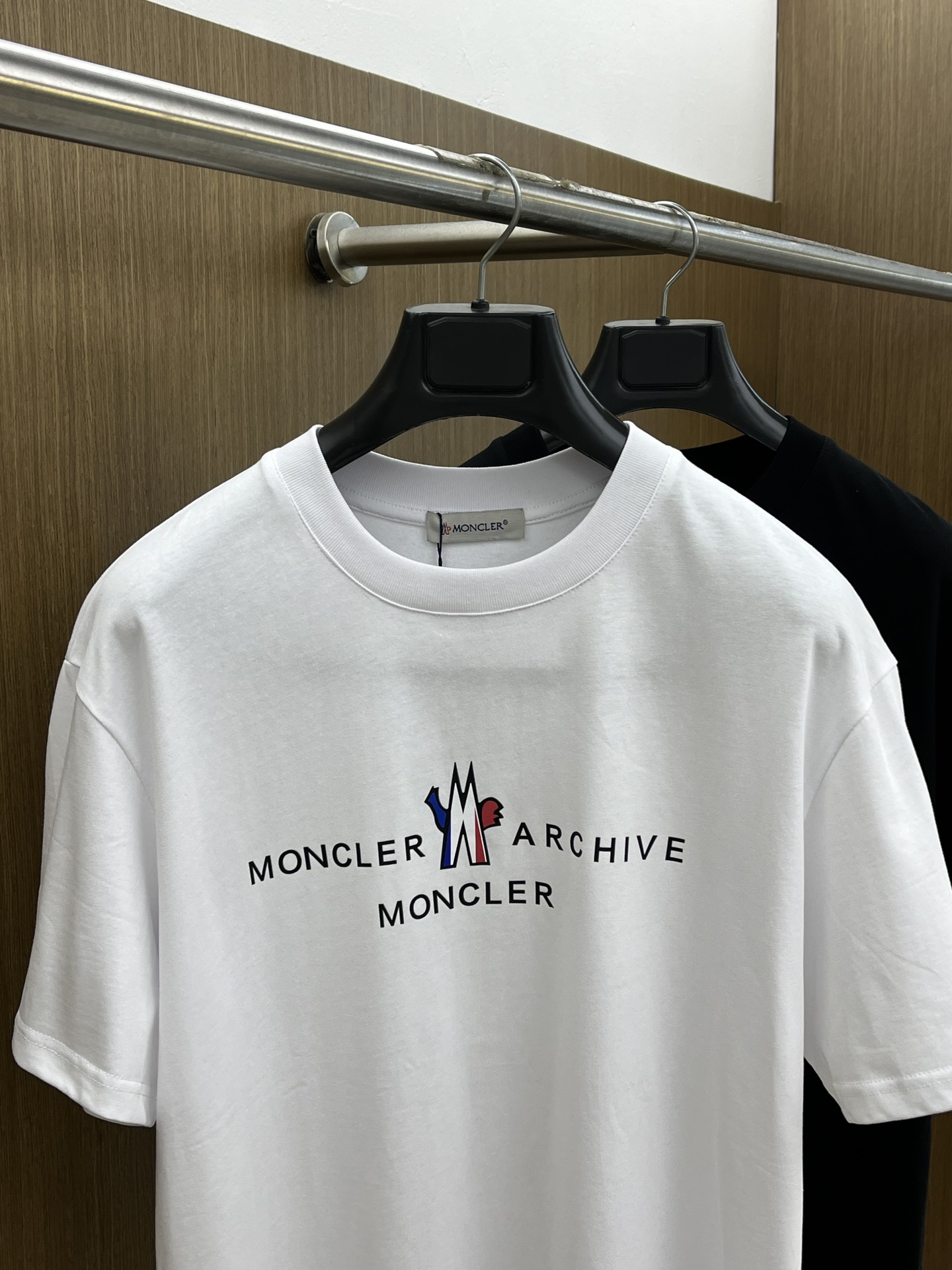 新品 Mon 🔥🔥春夏新款男女同款👫短袖圆领T恤，极具个性高级风，标志logo印花工艺设计！定制纯棉面料