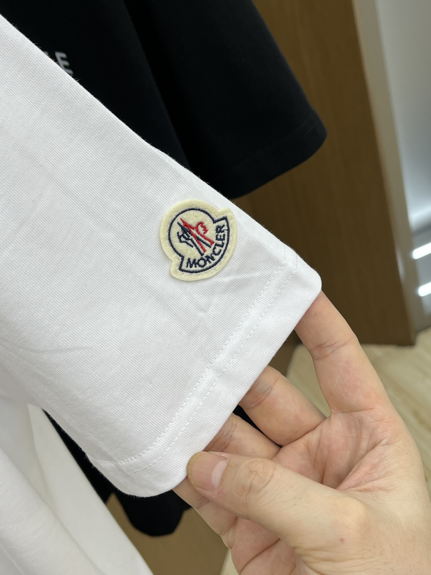 新品 Mon 🔥🔥春夏新款男女同款👫短袖圆领T恤，极具个性高级风，标志logo印花工艺设计！定制纯棉面料