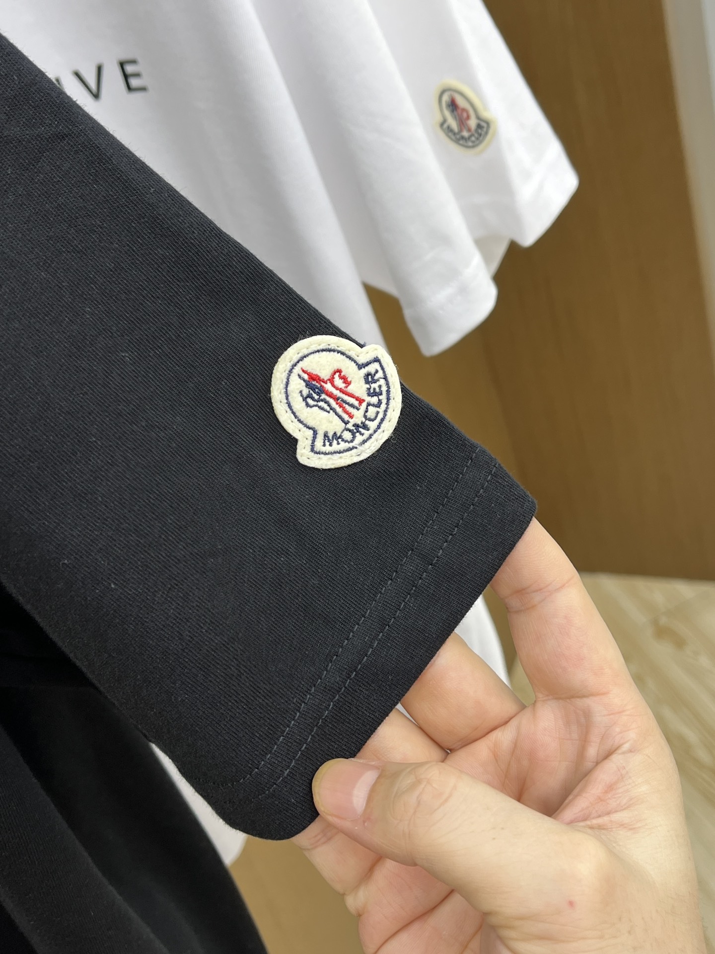 新品 Mon 🔥🔥春夏新款男女同款👫短袖圆领T恤，极具个性高级风，标志logo印花工艺设计！定制纯棉面料