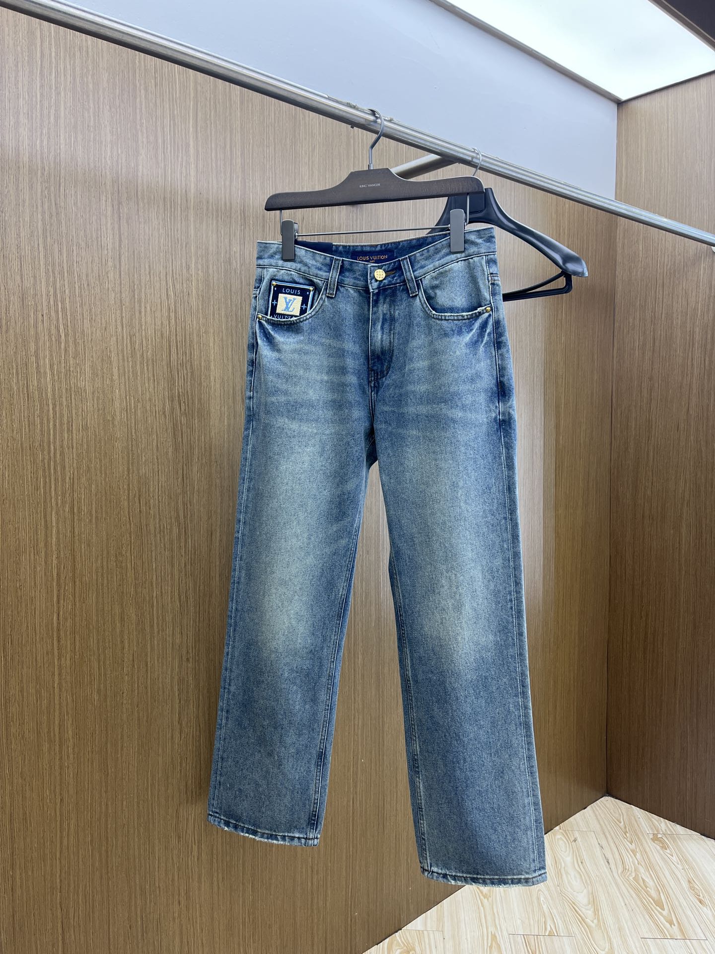 新品 LV 🔥🔥高端定制、2025早春最新款牛仔裤 柜台同步发售 原版定制复刻 客供五金辅料 原单品质 