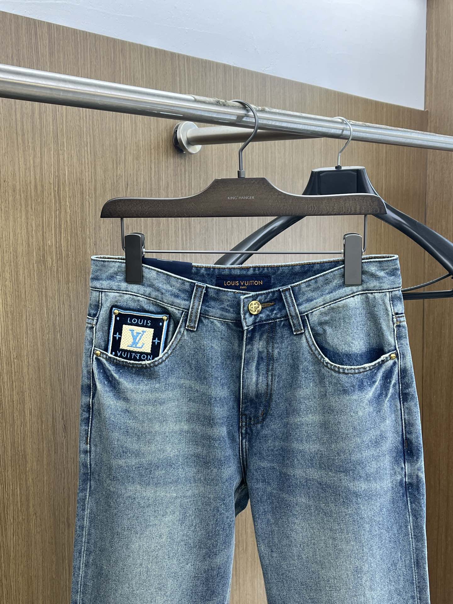 新品 LV 🔥🔥高端定制、2025早春最新款牛仔裤 柜台同步发售 原版定制复刻 客供五金辅料 原单品质 