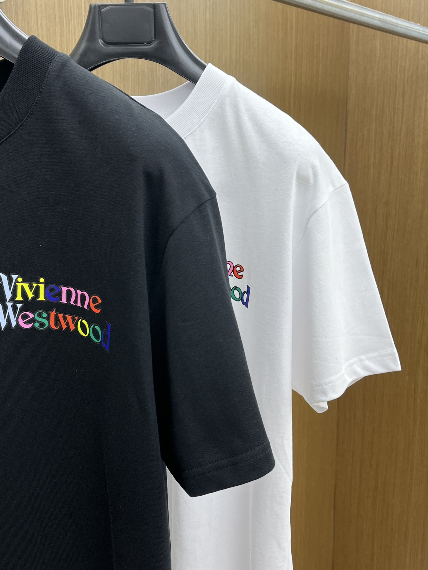 新品 VW 🔥🔥春夏新款男女同款👫短袖圆领T恤，极具个性高级风，标志logo印花工艺设计！定制纯棉面料！