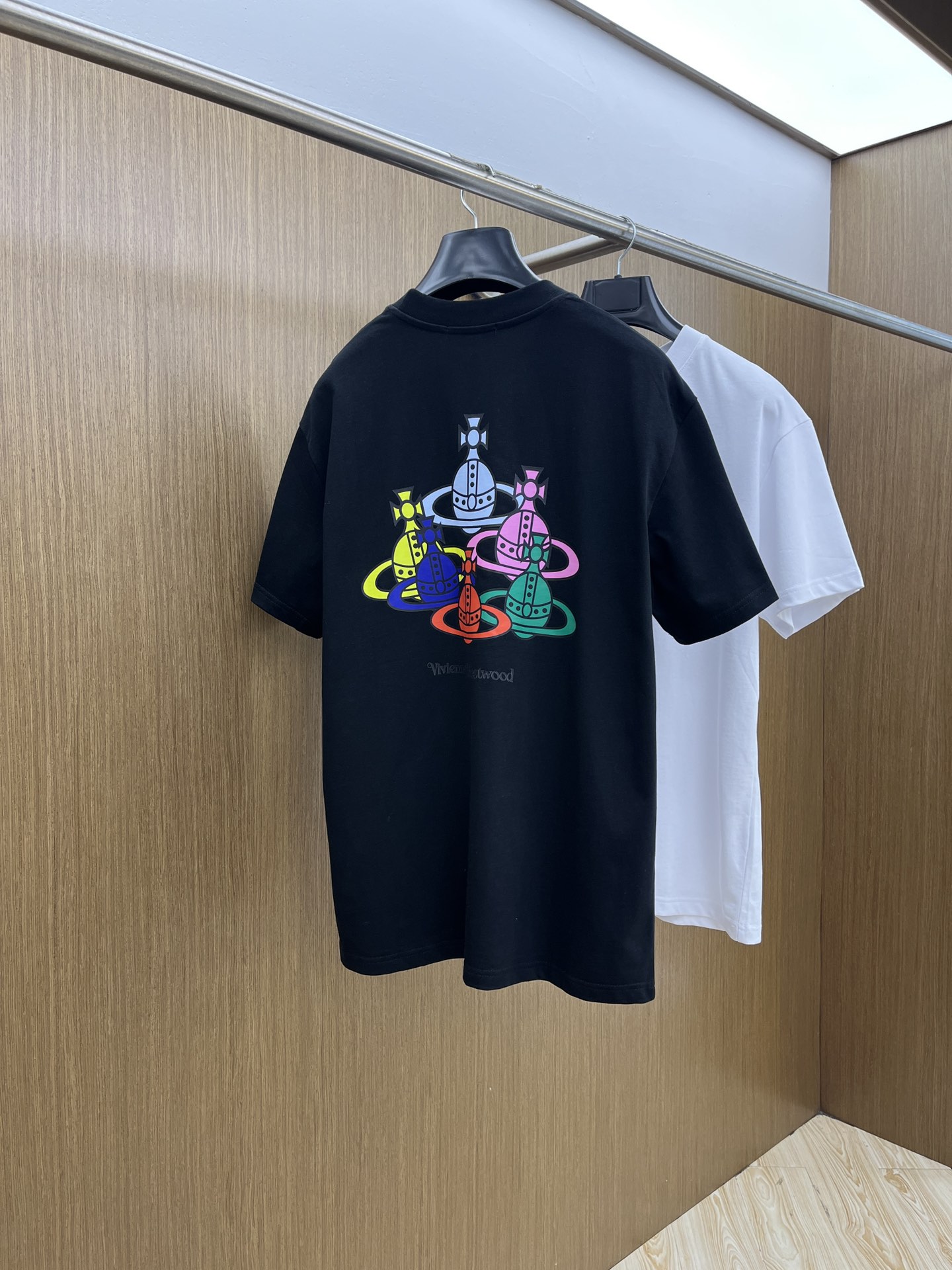 新品 VW 🔥🔥春夏新款男女同款👫短袖圆领T恤，极具个性高级风，标志logo印花工艺设计！定制纯棉面料！