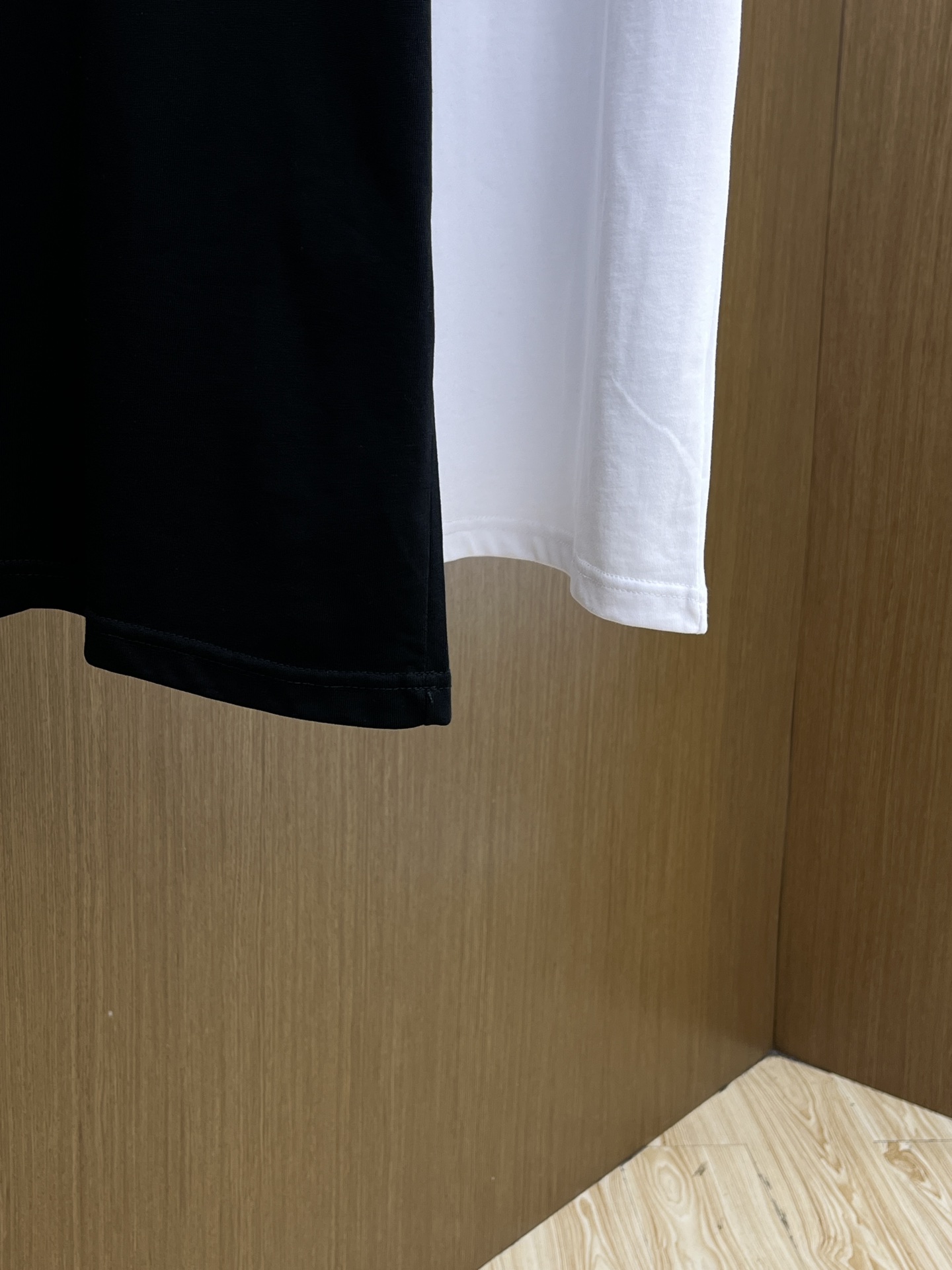 新品 LOE 🔥🔥春夏新款男女同款👫短袖圆领T恤，极具个性高级风，标志logo印花工艺设计！定制纯棉面料