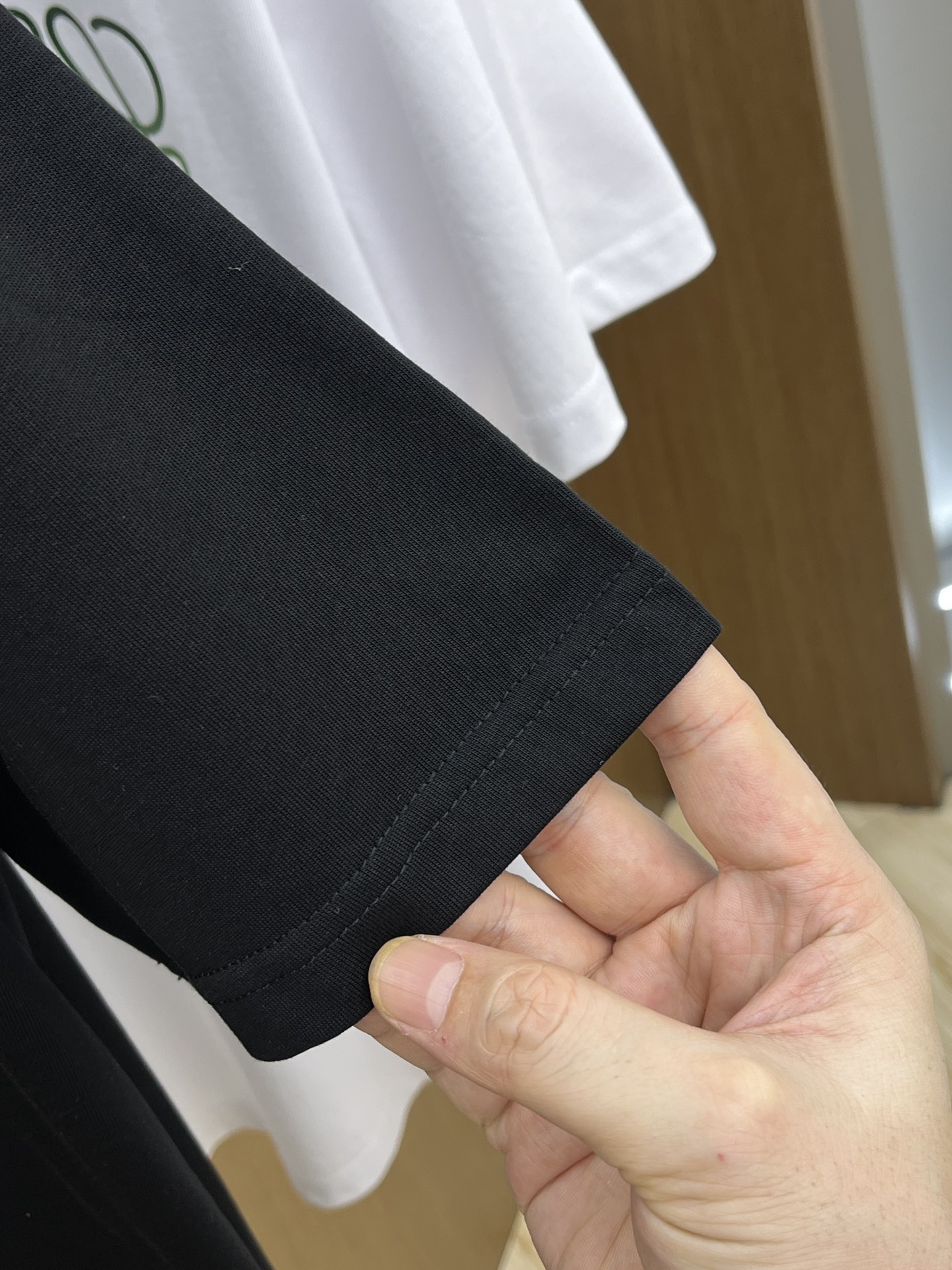 新品 LOE 🔥🔥春夏新款男女同款👫短袖圆领T恤，极具个性高级风，标志logo印花工艺设计！定制纯棉面料