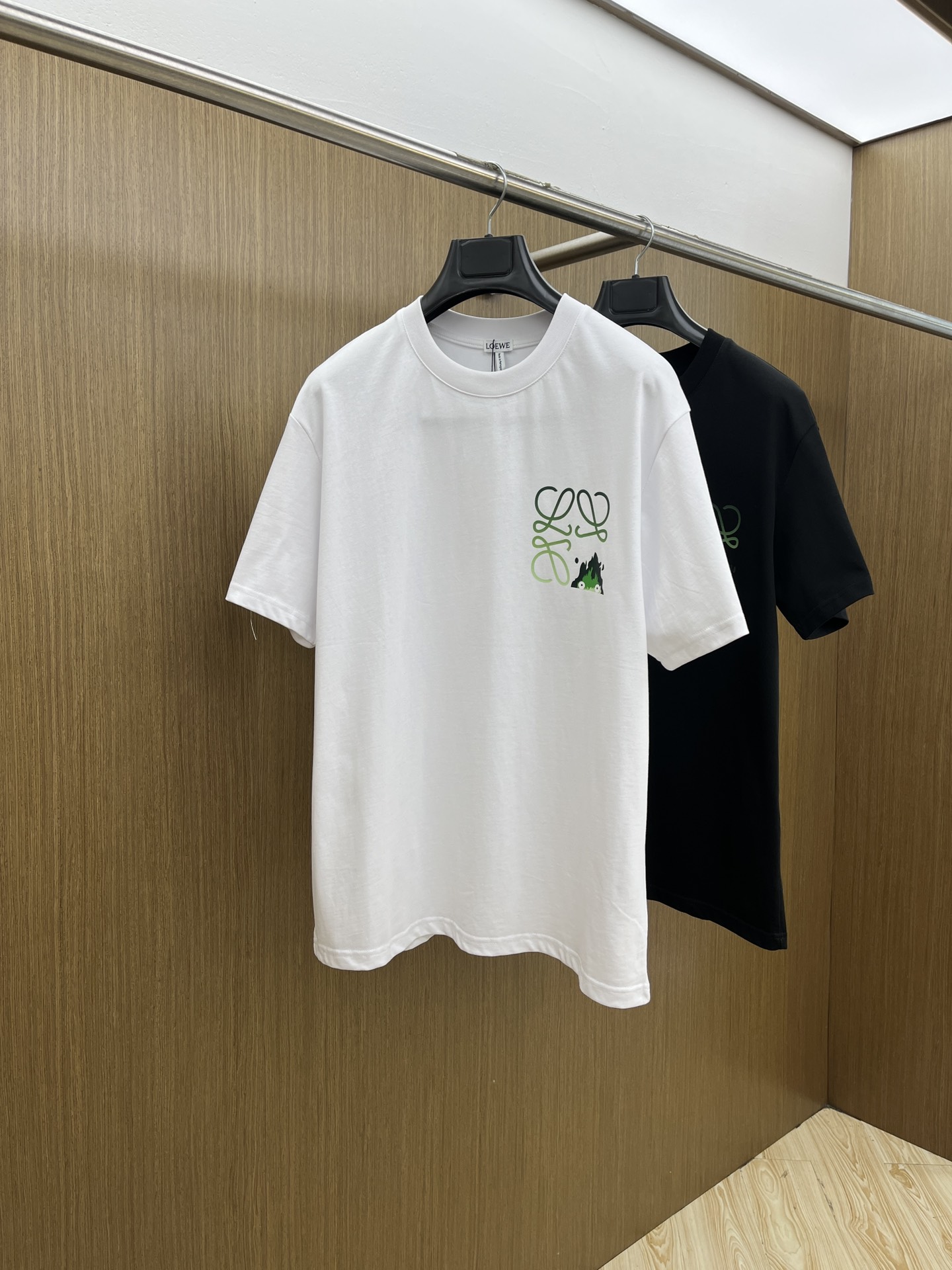 新品 LOE 🔥🔥春夏新款男女同款👫短袖圆领T恤，极具个性高级风，标志logo印花工艺设计！定制纯棉面料