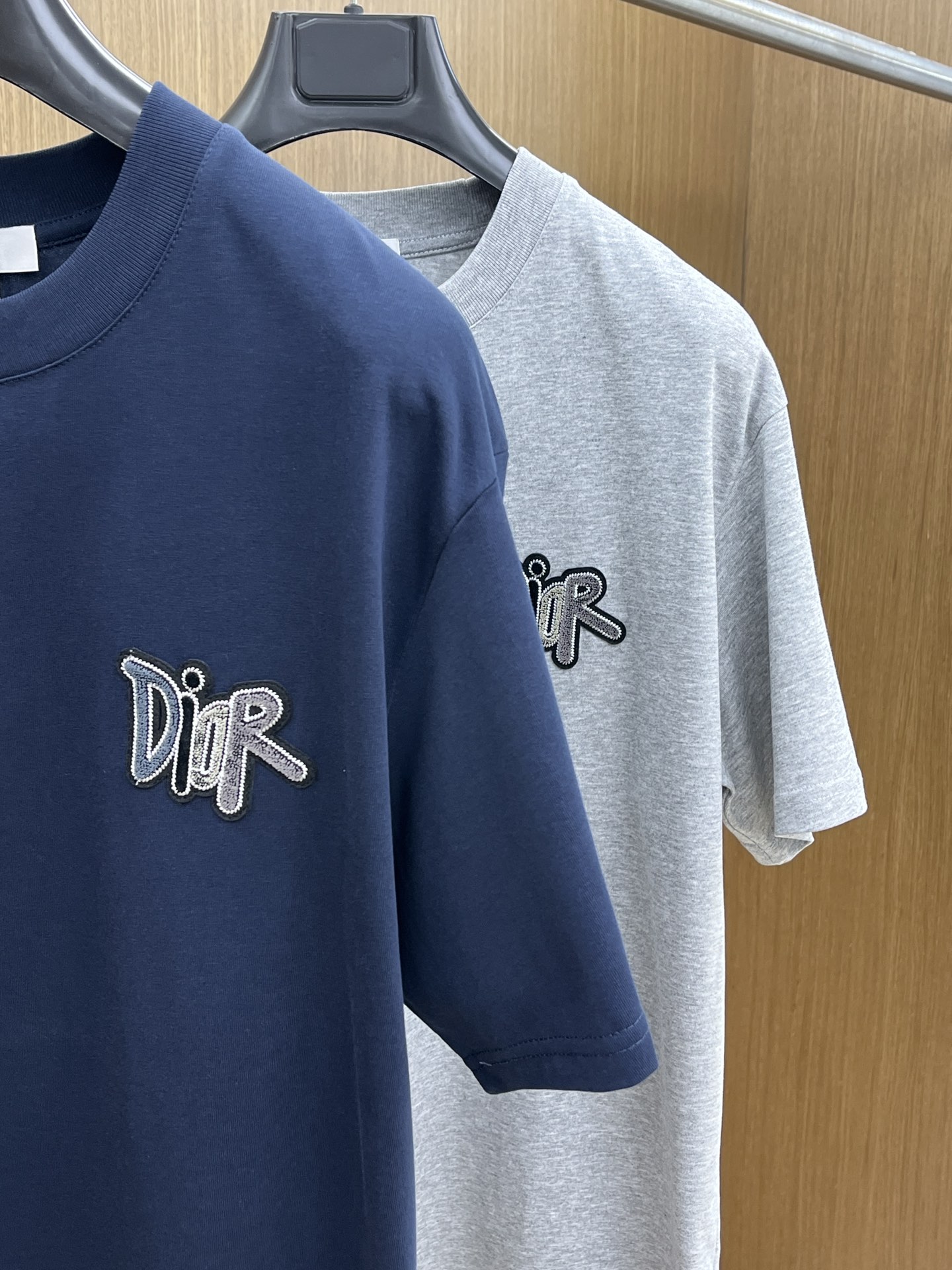 新品 CD 🔥🔥春夏新款男女同款👫短袖圆领T恤，极具个性高级风，标志logo印花工艺设计！定制纯棉面料！