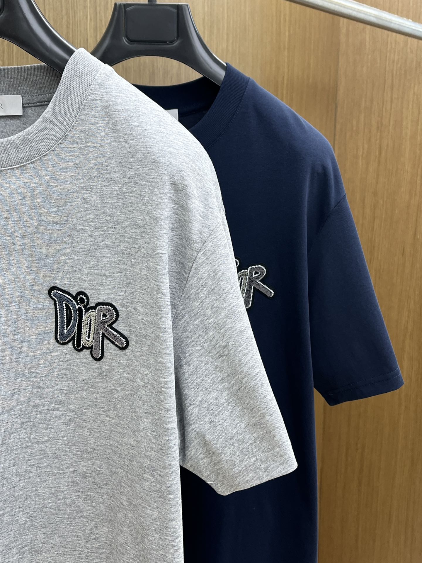 新品 CD 🔥🔥春夏新款男女同款👫短袖圆领T恤，极具个性高级风，标志logo印花工艺设计！定制纯棉面料！