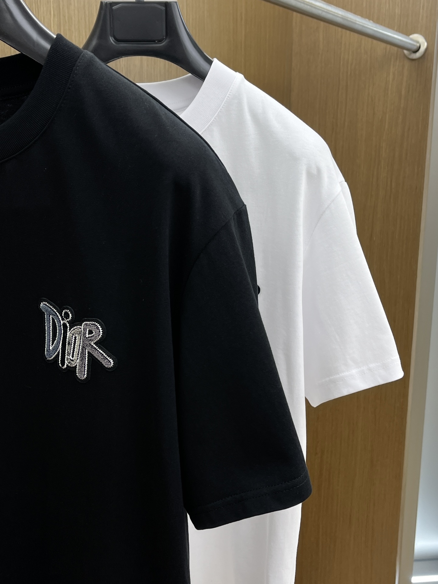 新品 CD 🔥🔥春夏新款男女同款👫短袖圆领T恤，极具个性高级风，标志logo印花工艺设计！定制纯棉面料！