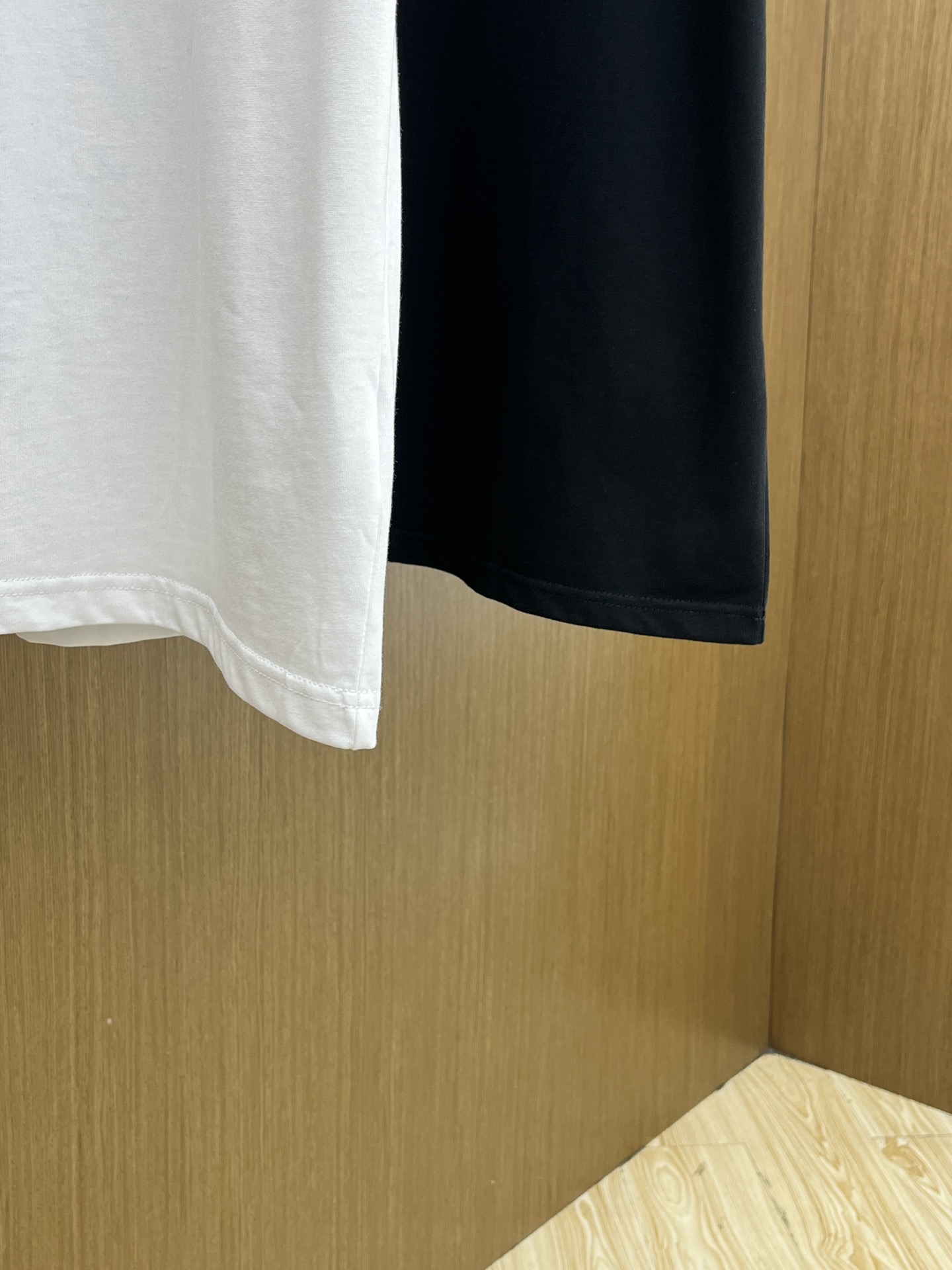 新品 CD 🔥🔥春夏新款男女同款👫短袖圆领T恤，极具个性高级风，标志logo印花工艺设计！定制纯棉面料！