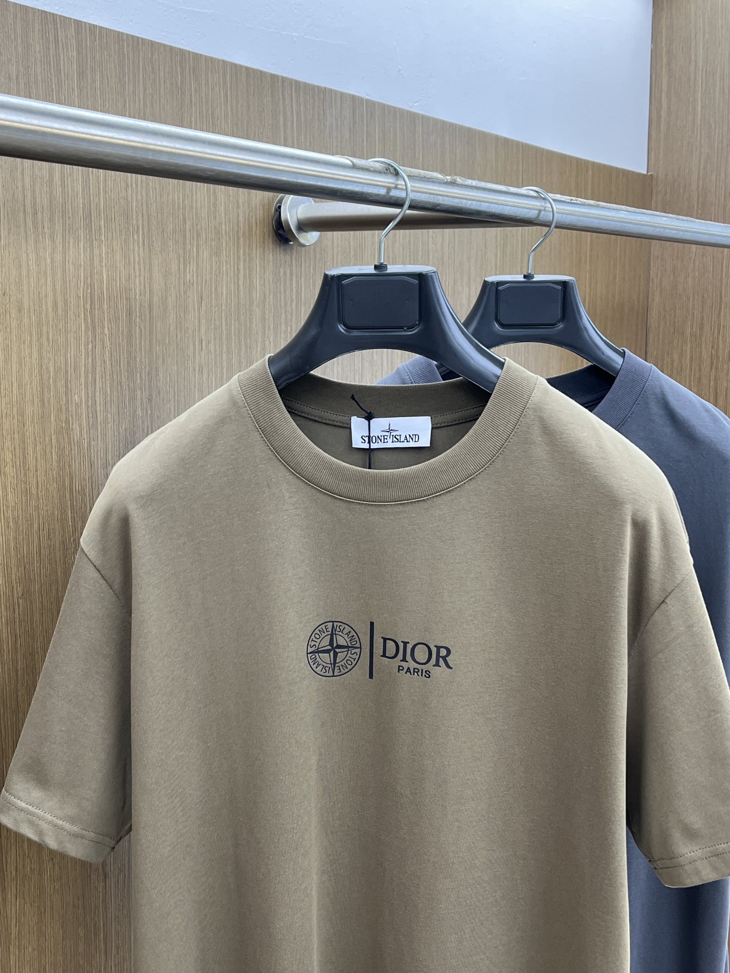 新品 CD 🔥🔥春夏新款男女同款👫短袖圆领T恤，极具个性高级风，标志logo印花工艺设计！定制纯棉面料！