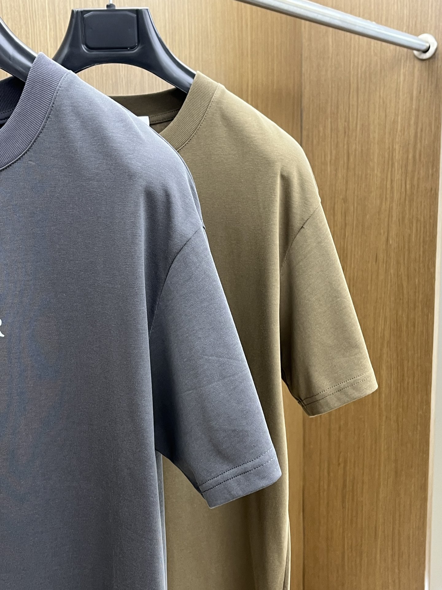 新品 CD 🔥🔥春夏新款男女同款👫短袖圆领T恤，极具个性高级风，标志logo印花工艺设计！定制纯棉面料！