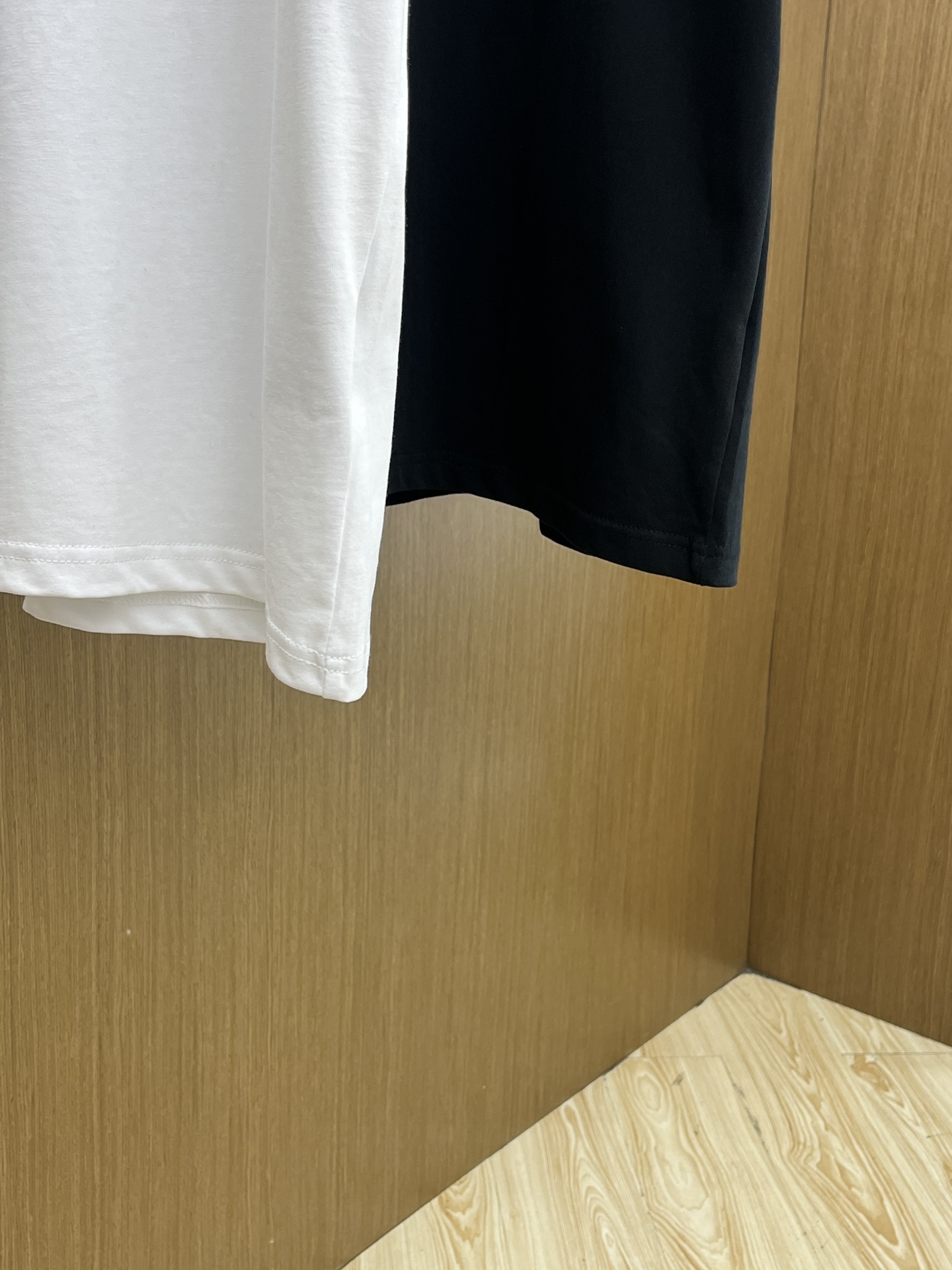 新品 CD 🔥🔥春夏新款男女同款👫短袖圆领T恤，极具个性高级风，标志logo印花工艺设计！定制纯棉面料！