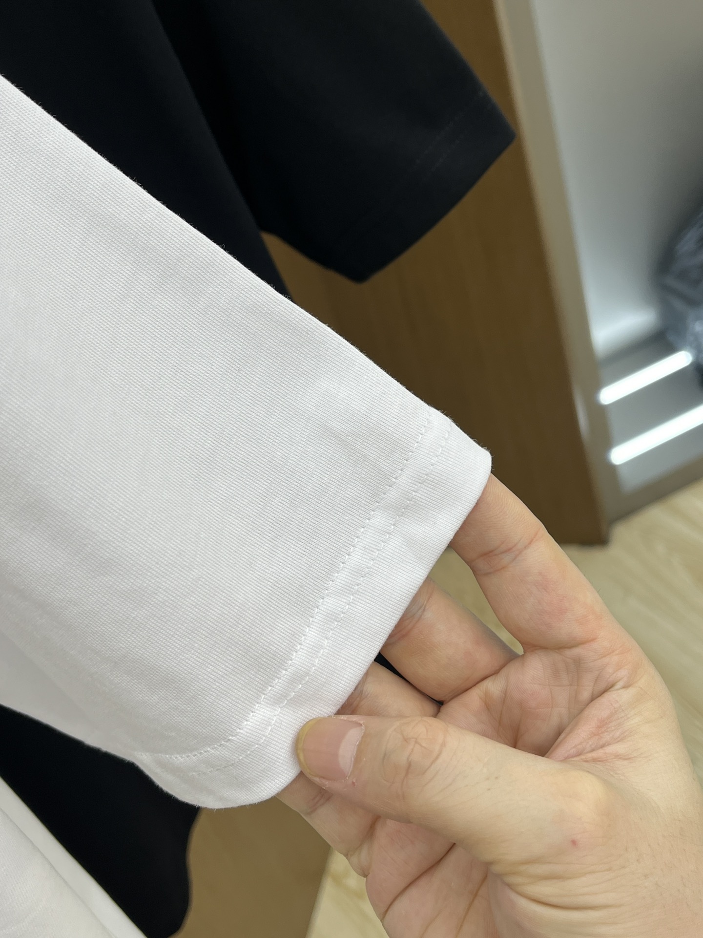 新品 CD 🔥🔥春夏新款男女同款👫短袖圆领T恤，极具个性高级风，标志logo印花工艺设计！定制纯棉面料！