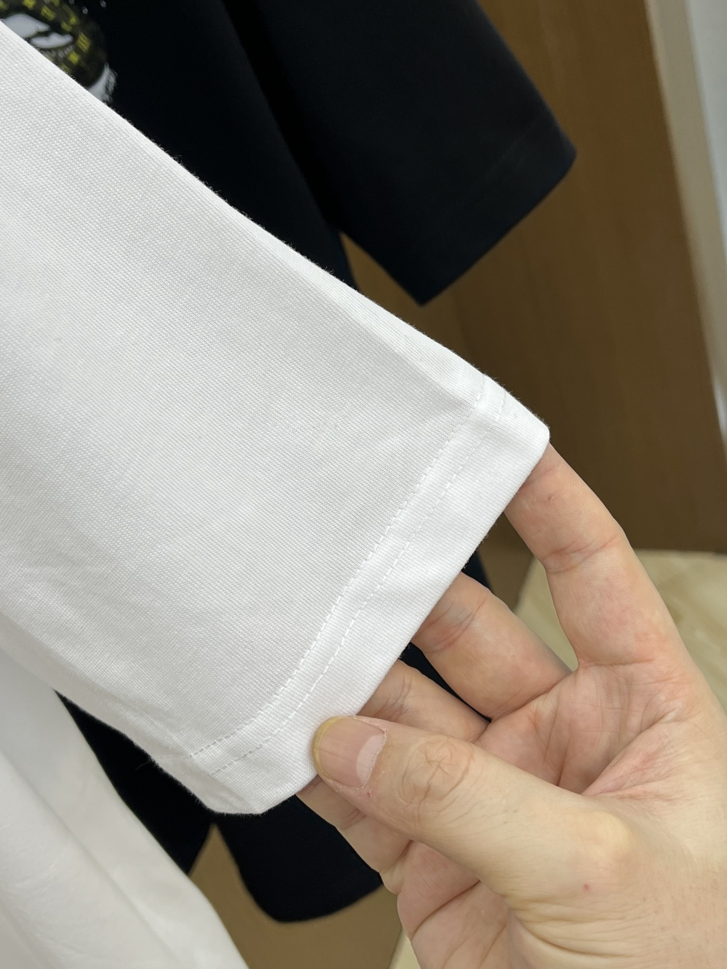 新品 LV 🔥🔥春夏新款男女同款👫短袖圆领T恤，极具个性高级风，标志logo印花工艺设计！定制纯棉面料！