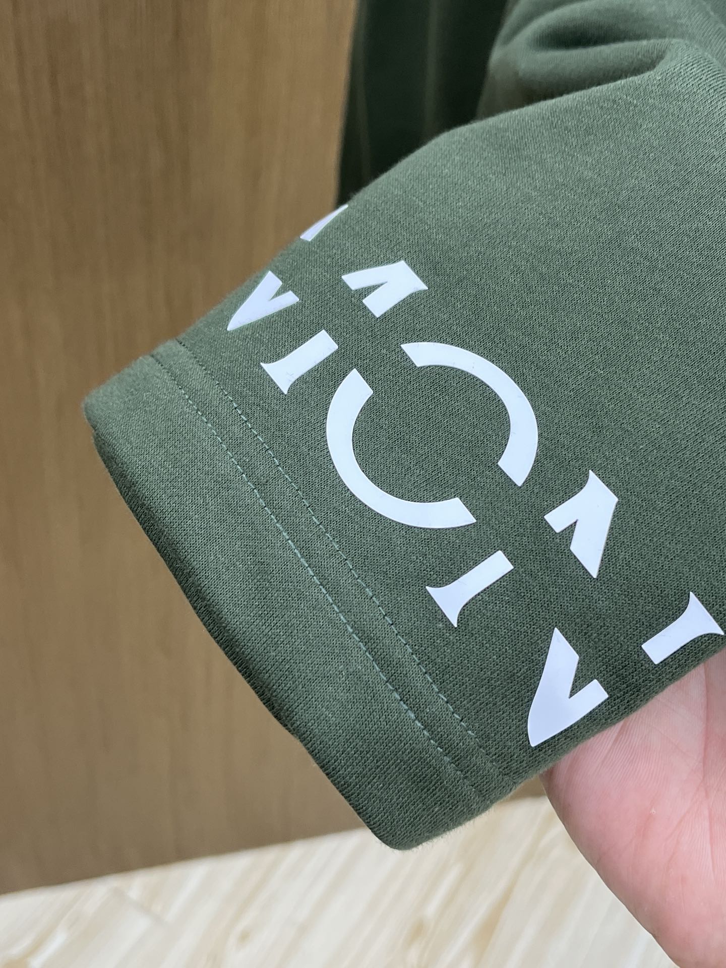 新品 Mon 🔥🔥新款休闲短裤～定制卫衣毛圈棉面料，柔软舒适亲肤感极佳，吸汗透气！品牌标志性刺绣LOGO