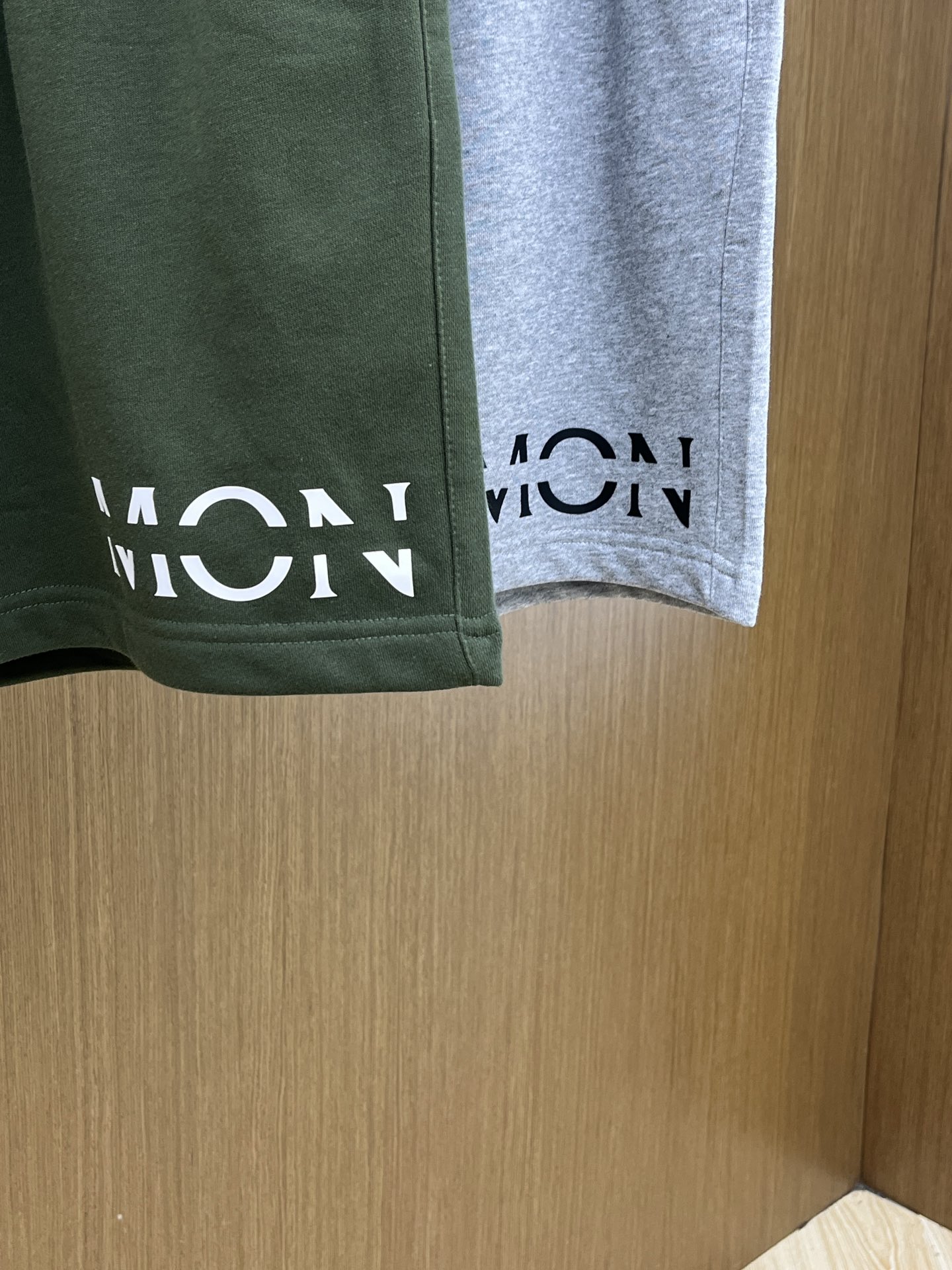 新品 Mon 🔥🔥新款休闲短裤～定制卫衣毛圈棉面料，柔软舒适亲肤感极佳，吸汗透气！品牌标志性刺绣LOGO