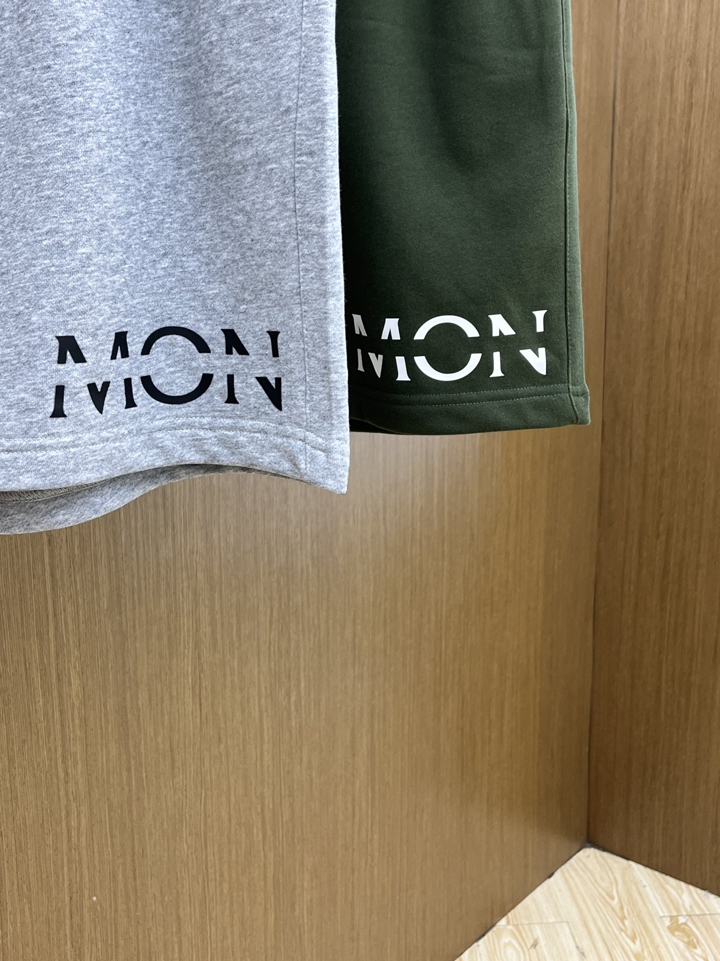 新品 Mon 🔥🔥新款休闲短裤～定制卫衣毛圈棉面料，柔软舒适亲肤感极佳，吸汗透气！品牌标志性刺绣LOGO