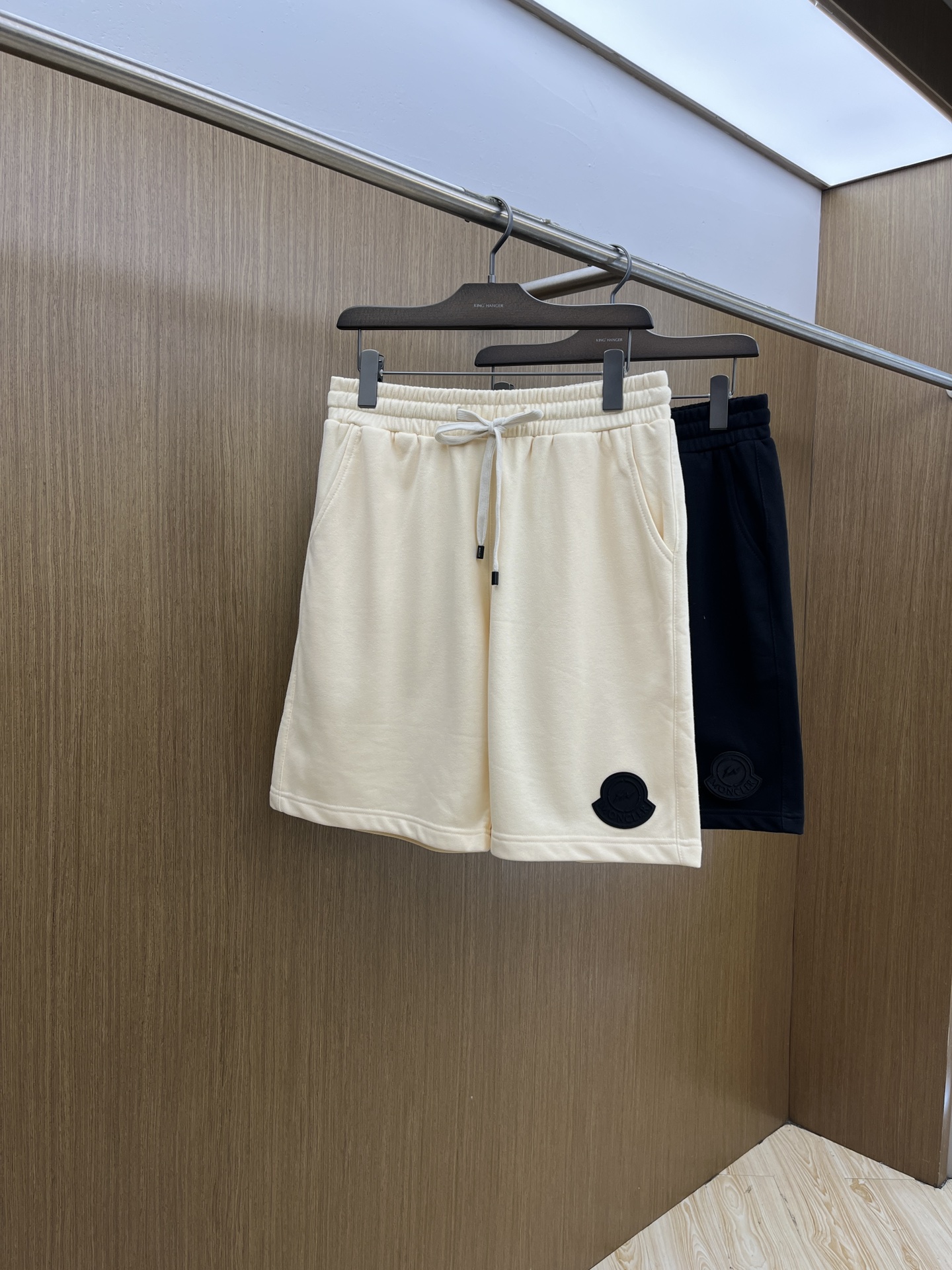 新品 Mon 🔥🔥新款休闲短裤～定制卫衣毛圈棉面料，柔软舒适亲肤感极佳，吸汗透气！品牌标志性刺绣LOGO