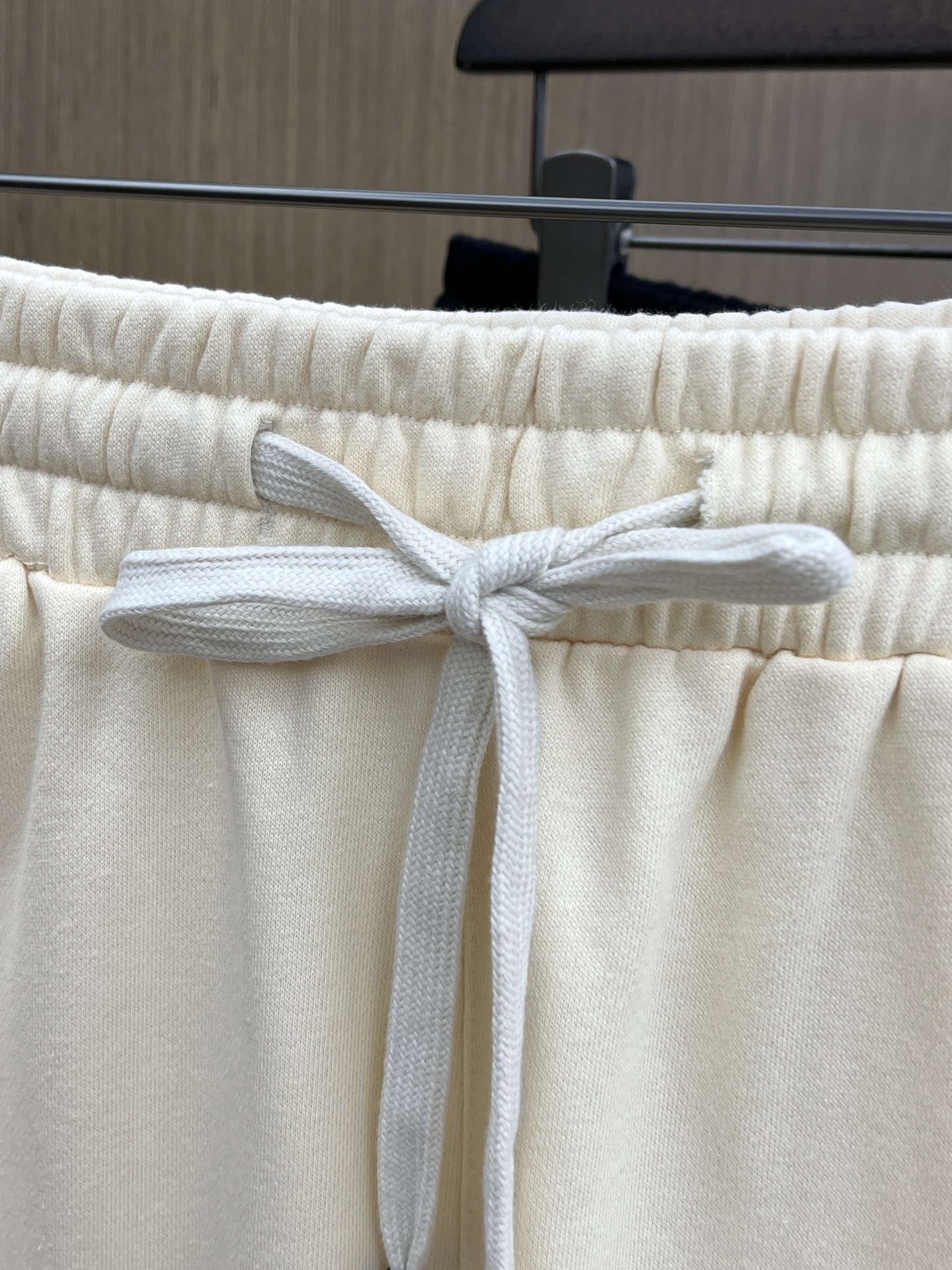 新品 Mon 🔥🔥新款休闲短裤～定制卫衣毛圈棉面料，柔软舒适亲肤感极佳，吸汗透气！品牌标志性刺绣LOGO