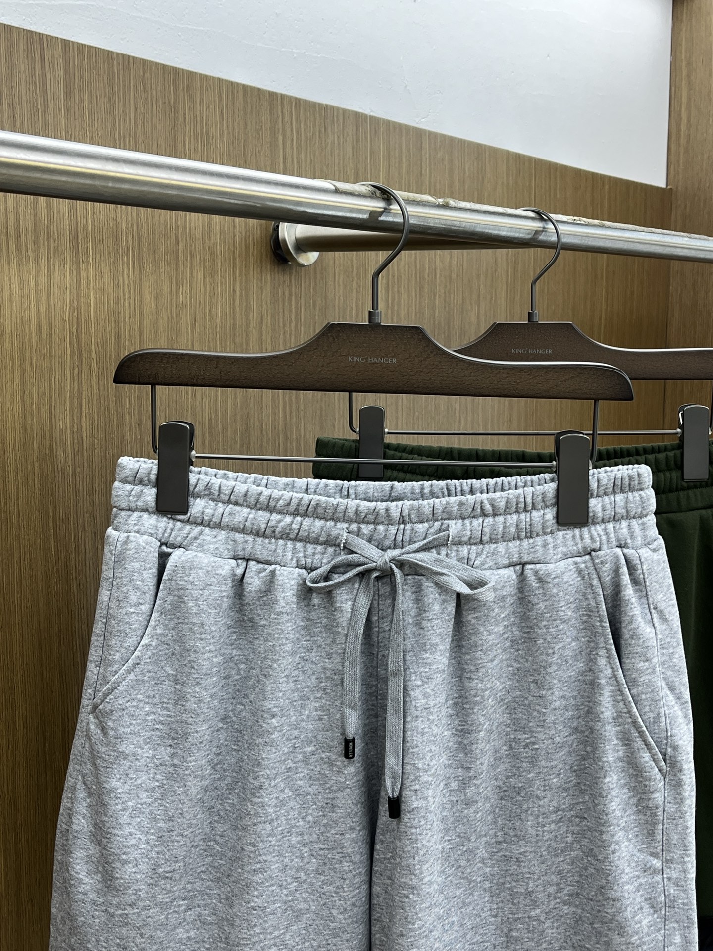 新品 Mon 🔥🔥新款休闲短裤～定制卫衣毛圈棉面料，柔软舒适亲肤感极佳，吸汗透气！品牌标志性刺绣LOGO