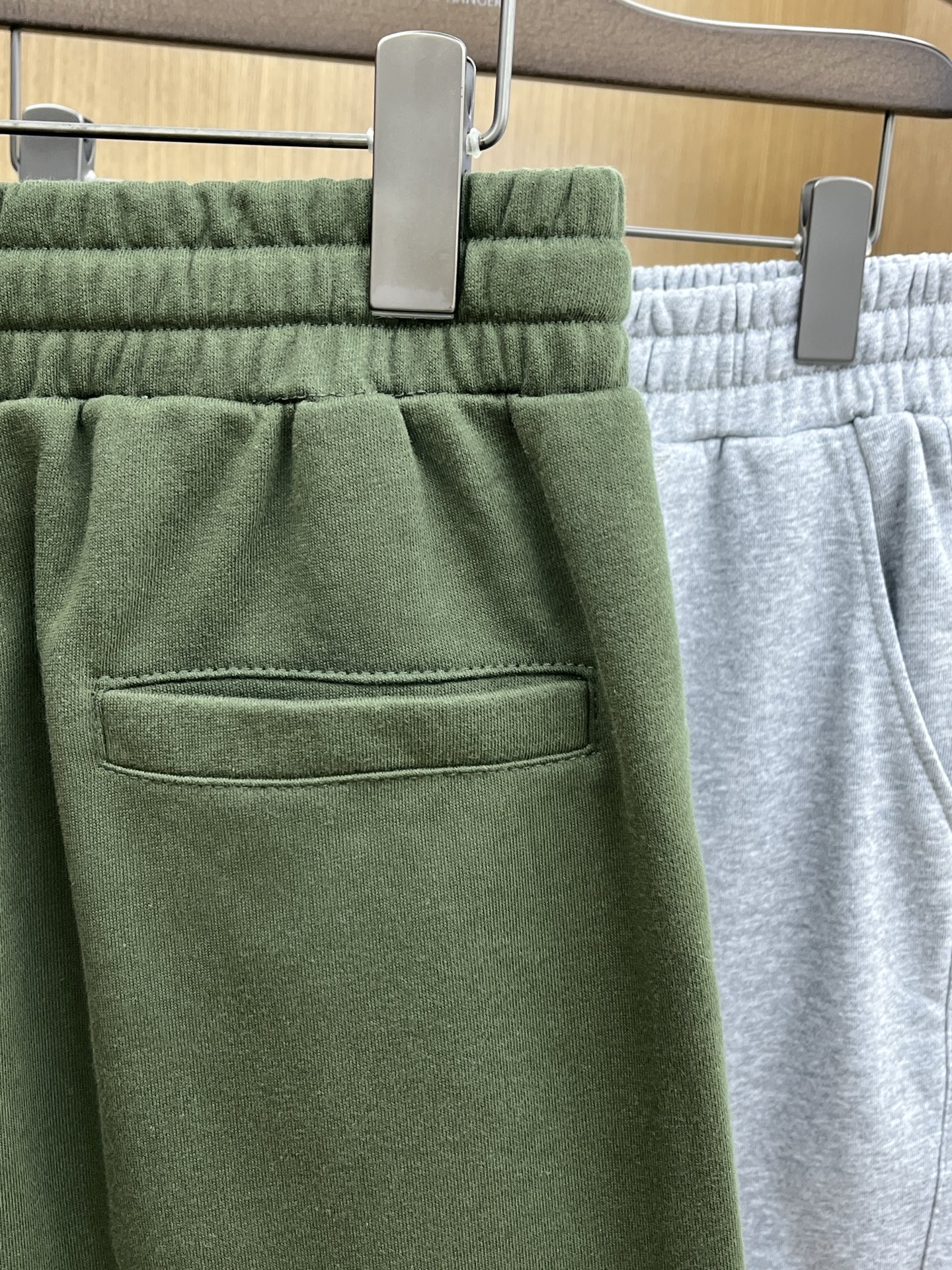 新品 Mon 🔥🔥新款休闲短裤～定制卫衣毛圈棉面料，柔软舒适亲肤感极佳，吸汗透气！品牌标志性刺绣LOGO