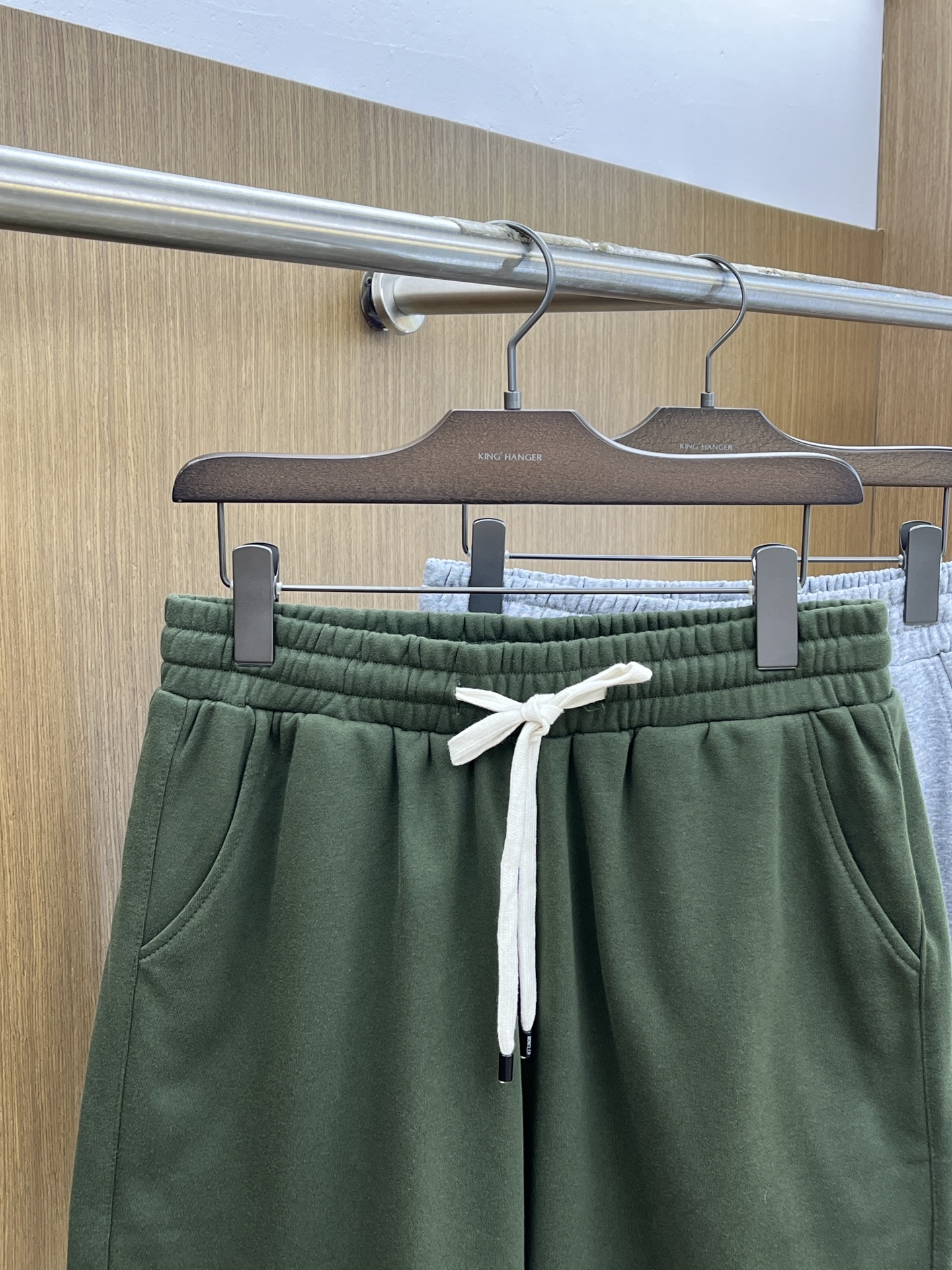 新品 Mon 🔥🔥新款休闲短裤～定制卫衣毛圈棉面料，柔软舒适亲肤感极佳，吸汗透气！品牌标志性刺绣LOGO