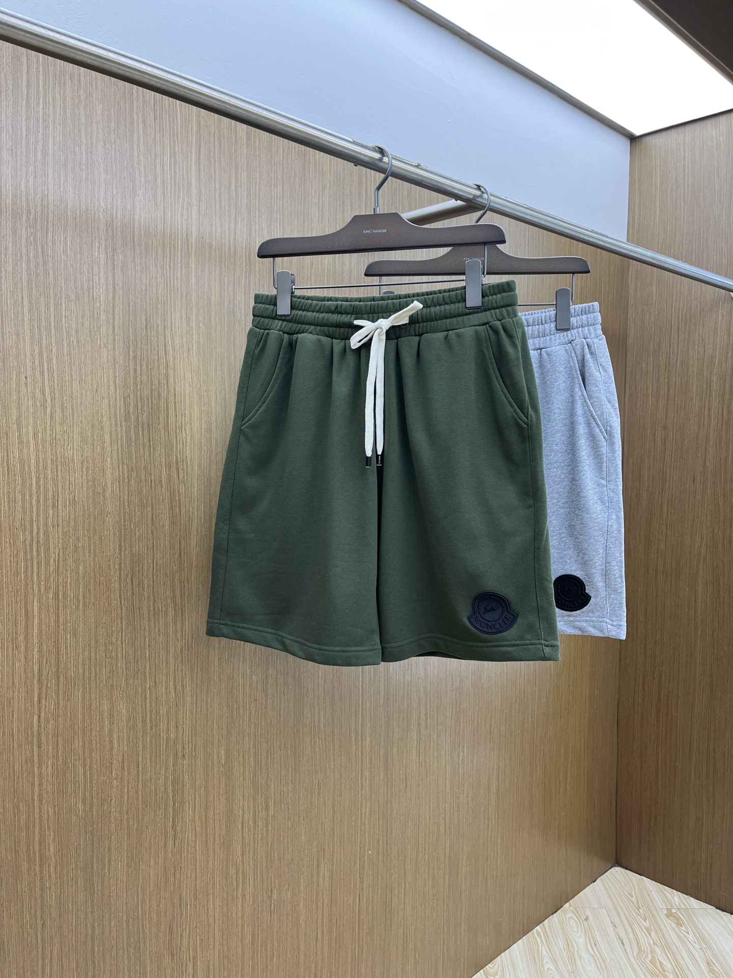 新品 Mon 🔥🔥新款休闲短裤～定制卫衣毛圈棉面料，柔软舒适亲肤感极佳，吸汗透气！品牌标志性刺绣LOGO