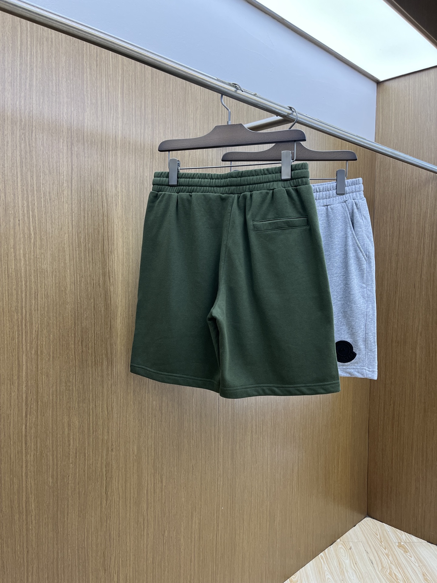 新品 Mon 🔥🔥新款休闲短裤～定制卫衣毛圈棉面料，柔软舒适亲肤感极佳，吸汗透气！品牌标志性刺绣LOGO