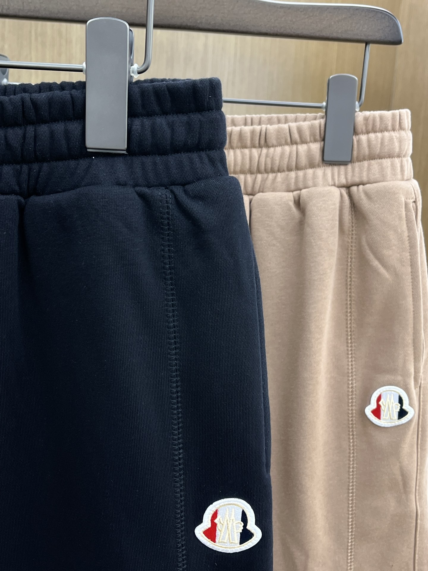 新品 Mon 🔥🔥新款休闲短裤～定制卫衣毛圈棉面料，柔软舒适亲肤感极佳，吸汗透气！品牌标志性刺绣LOGO