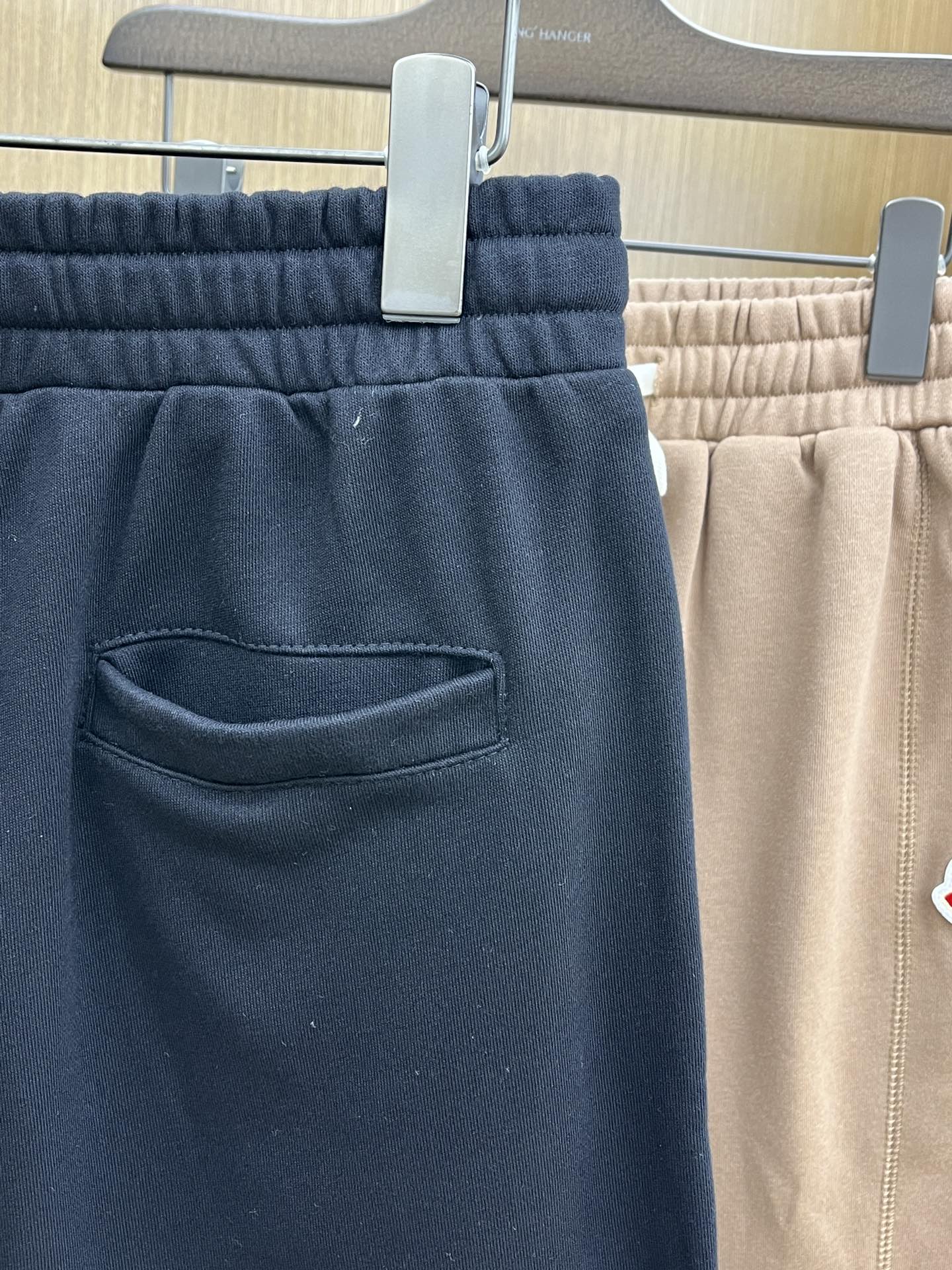 新品 Mon 🔥🔥新款休闲短裤～定制卫衣毛圈棉面料，柔软舒适亲肤感极佳，吸汗透气！品牌标志性刺绣LOGO