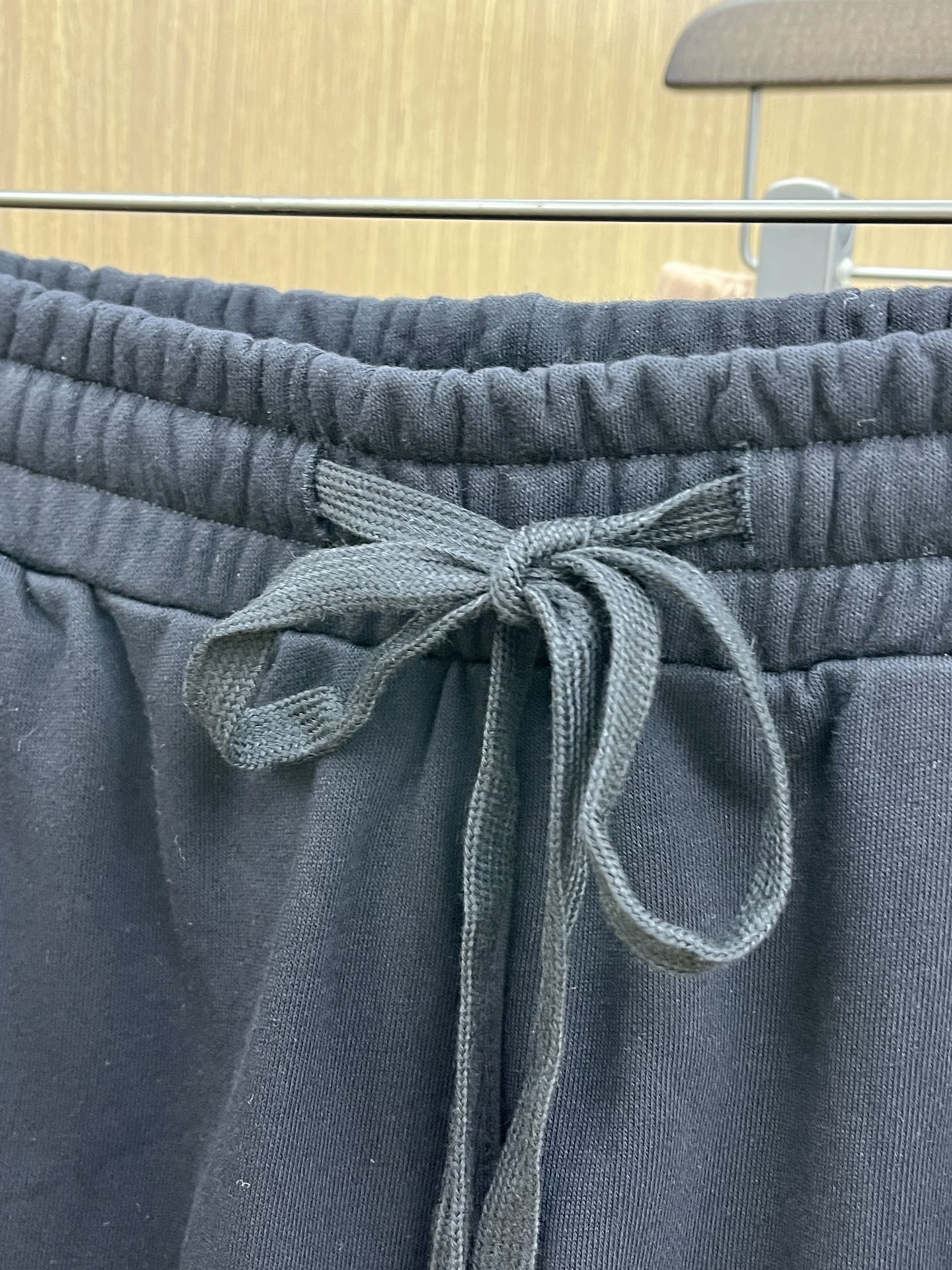 新品 Mon 🔥🔥新款休闲短裤～定制卫衣毛圈棉面料，柔软舒适亲肤感极佳，吸汗透气！品牌标志性刺绣LOGO