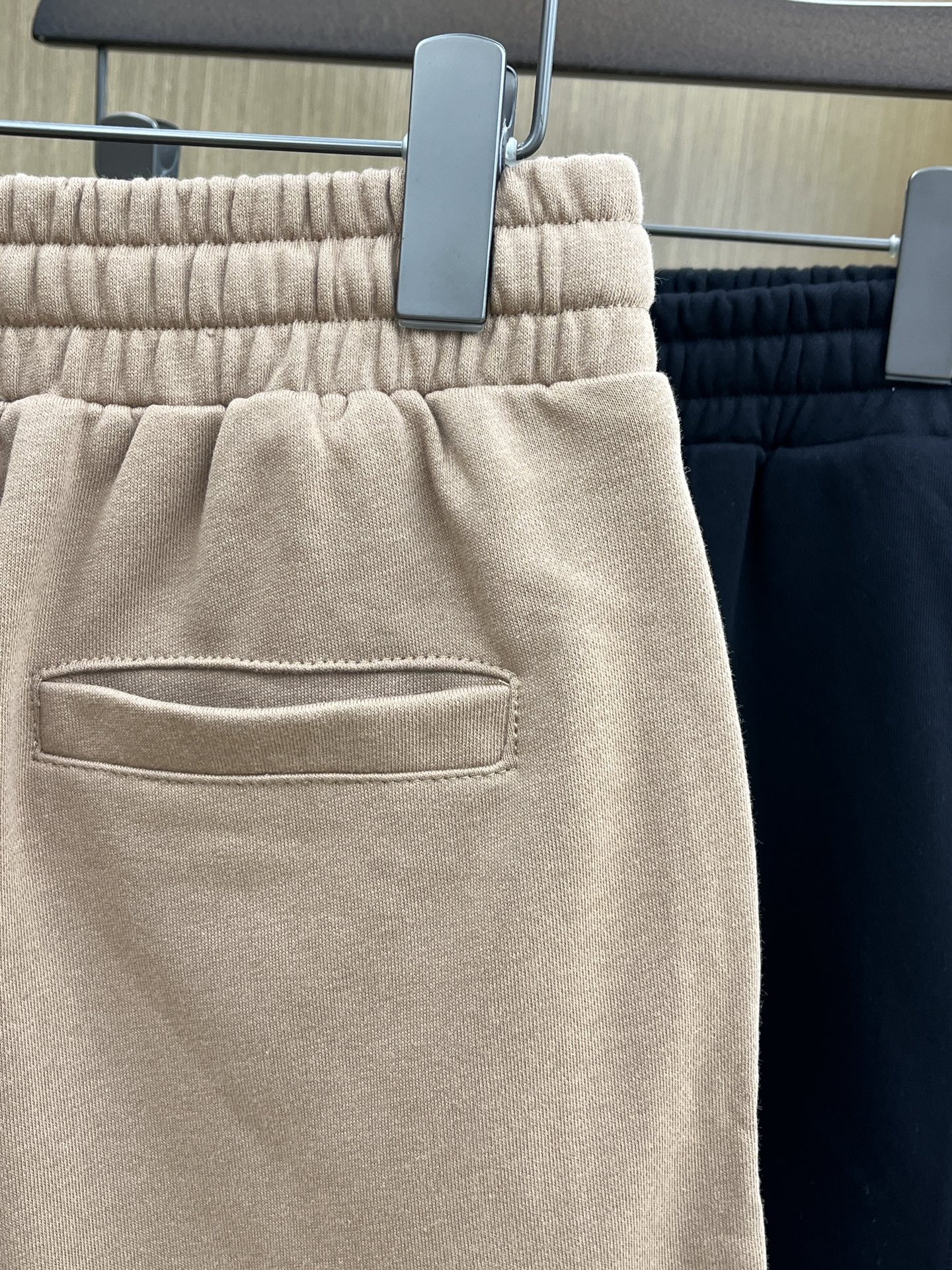 新品 Mon 🔥🔥新款休闲短裤～定制卫衣毛圈棉面料，柔软舒适亲肤感极佳，吸汗透气！品牌标志性刺绣LOGO