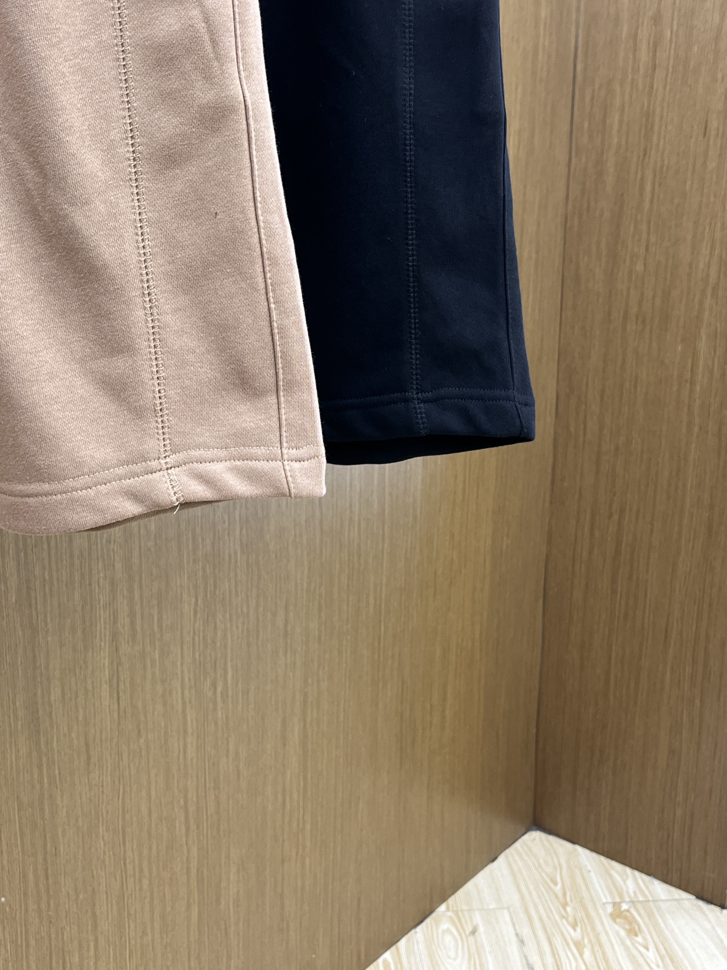 新品 Mon 🔥🔥新款休闲短裤～定制卫衣毛圈棉面料，柔软舒适亲肤感极佳，吸汗透气！品牌标志性刺绣LOGO