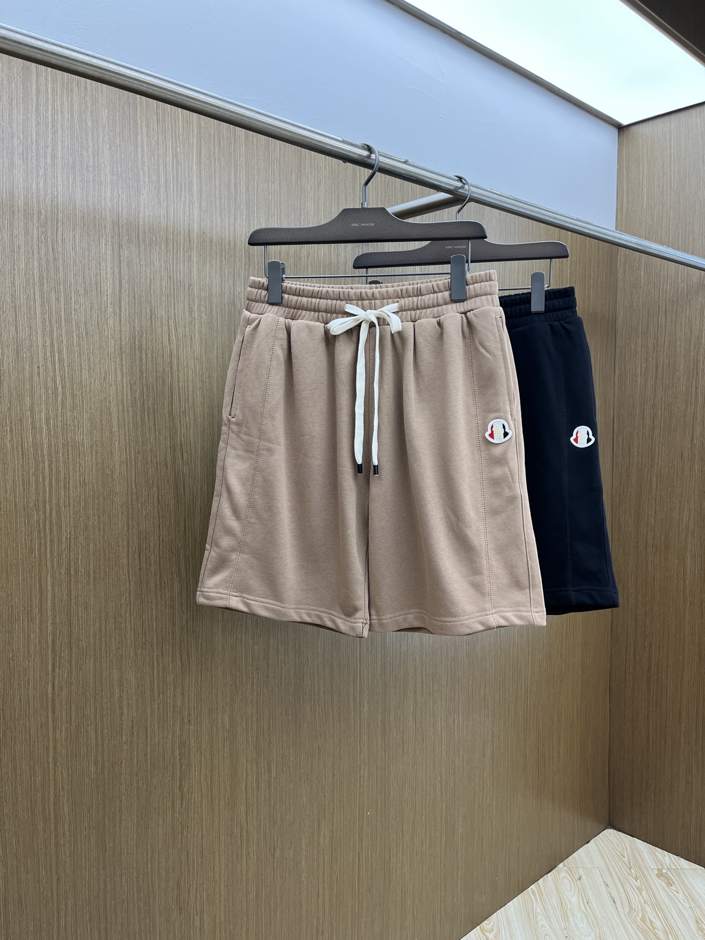 新品 Mon 🔥🔥新款休闲短裤～定制卫衣毛圈棉面料，柔软舒适亲肤感极佳，吸汗透气！品牌标志性刺绣LOGO