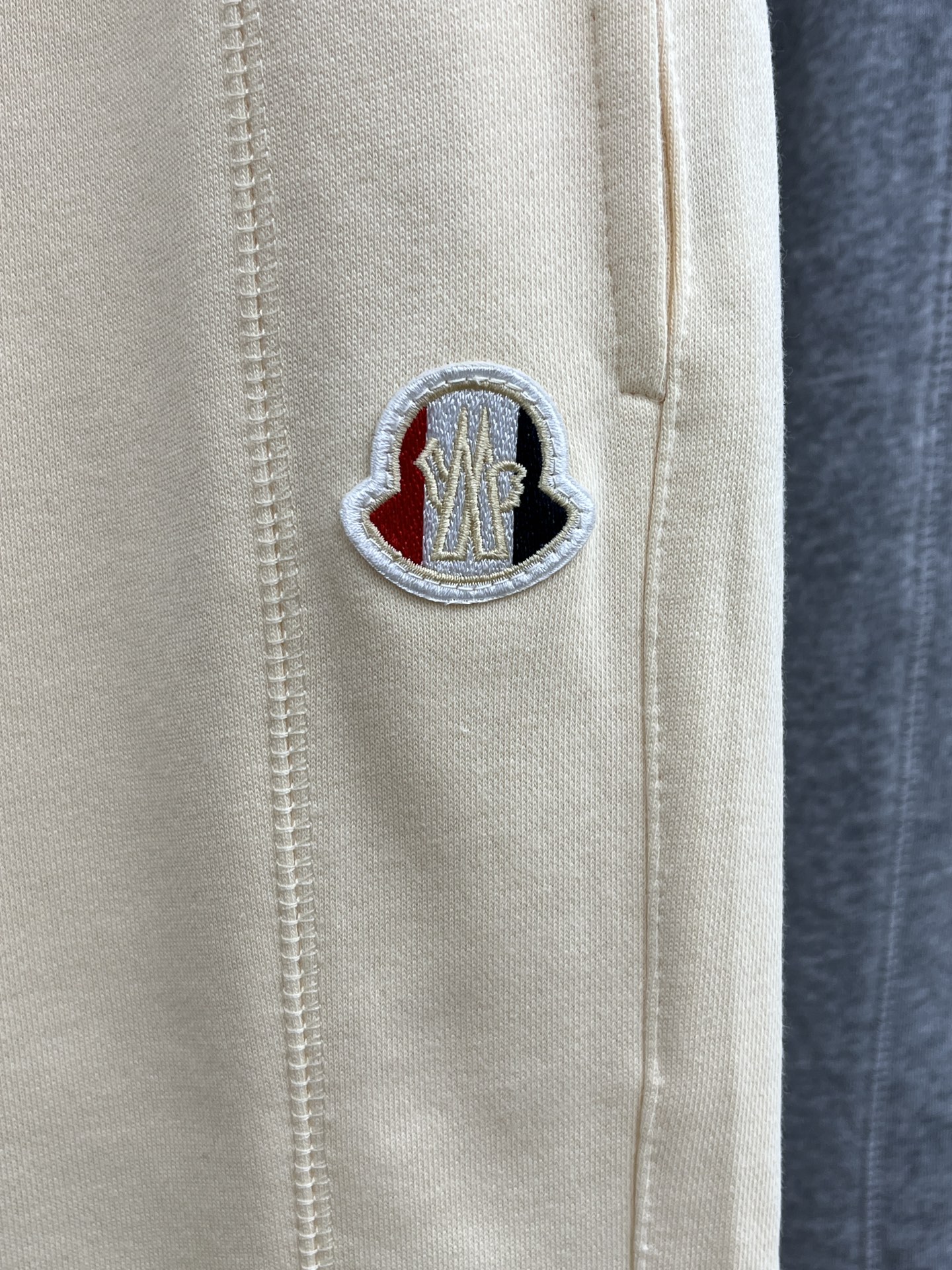 新品 Mon 🔥🔥新款休闲短裤～定制卫衣毛圈棉面料，柔软舒适亲肤感极佳，吸汗透气！品牌标志性刺绣LOGO