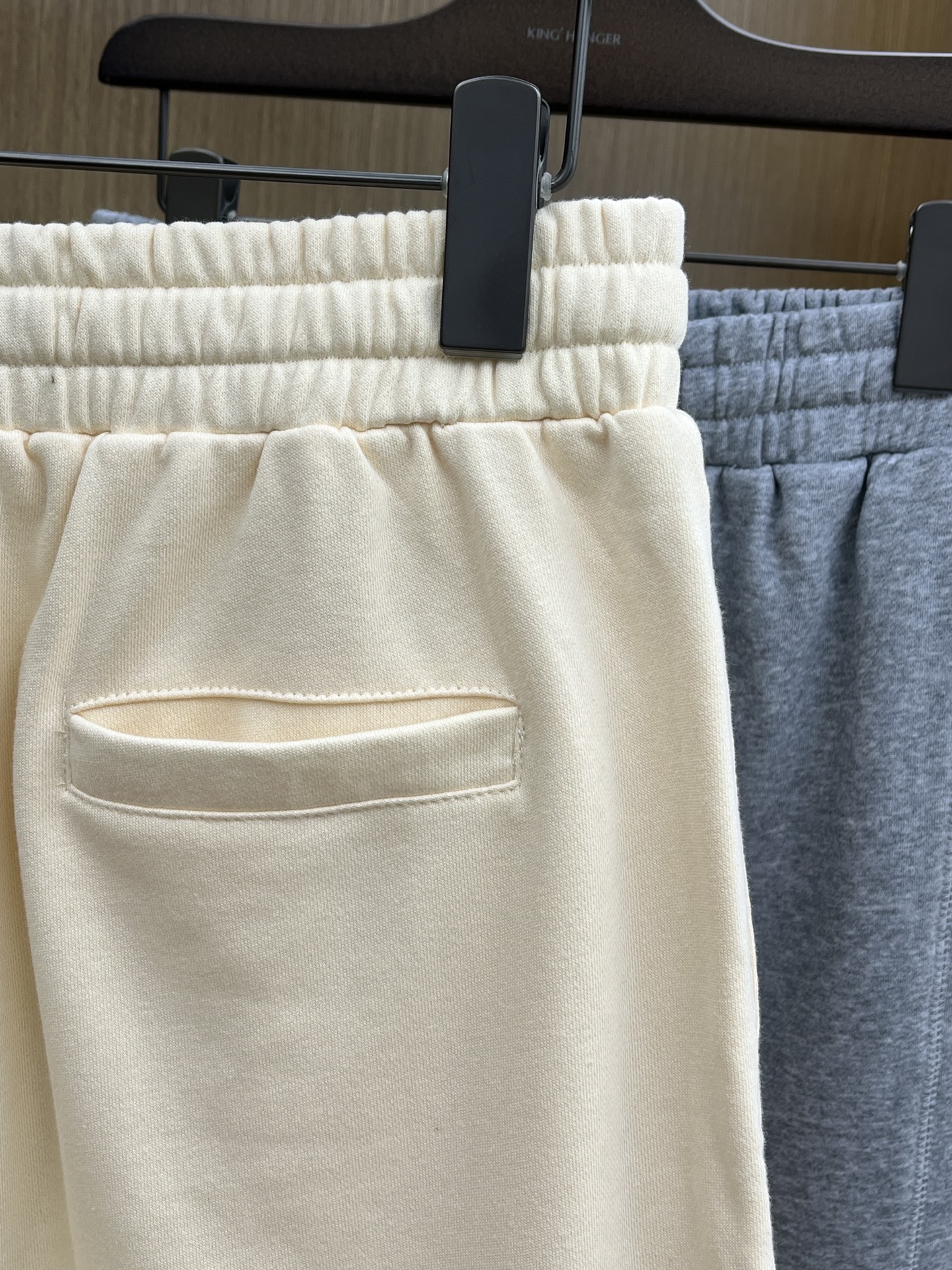 新品 Mon 🔥🔥新款休闲短裤～定制卫衣毛圈棉面料，柔软舒适亲肤感极佳，吸汗透气！品牌标志性刺绣LOGO