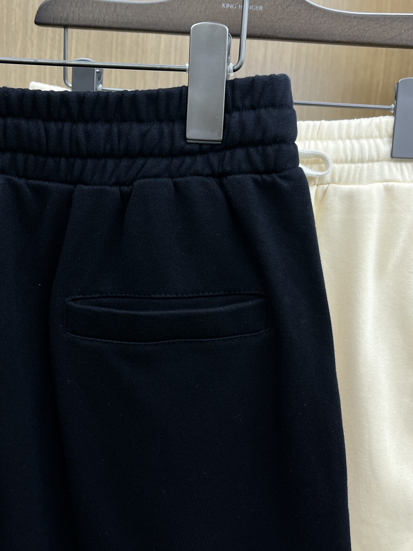 新品 Mon 🔥🔥新款休闲短裤～定制卫衣毛圈棉面料，柔软舒适亲肤感极佳，吸汗透气！品牌标志性刺绣LOGO