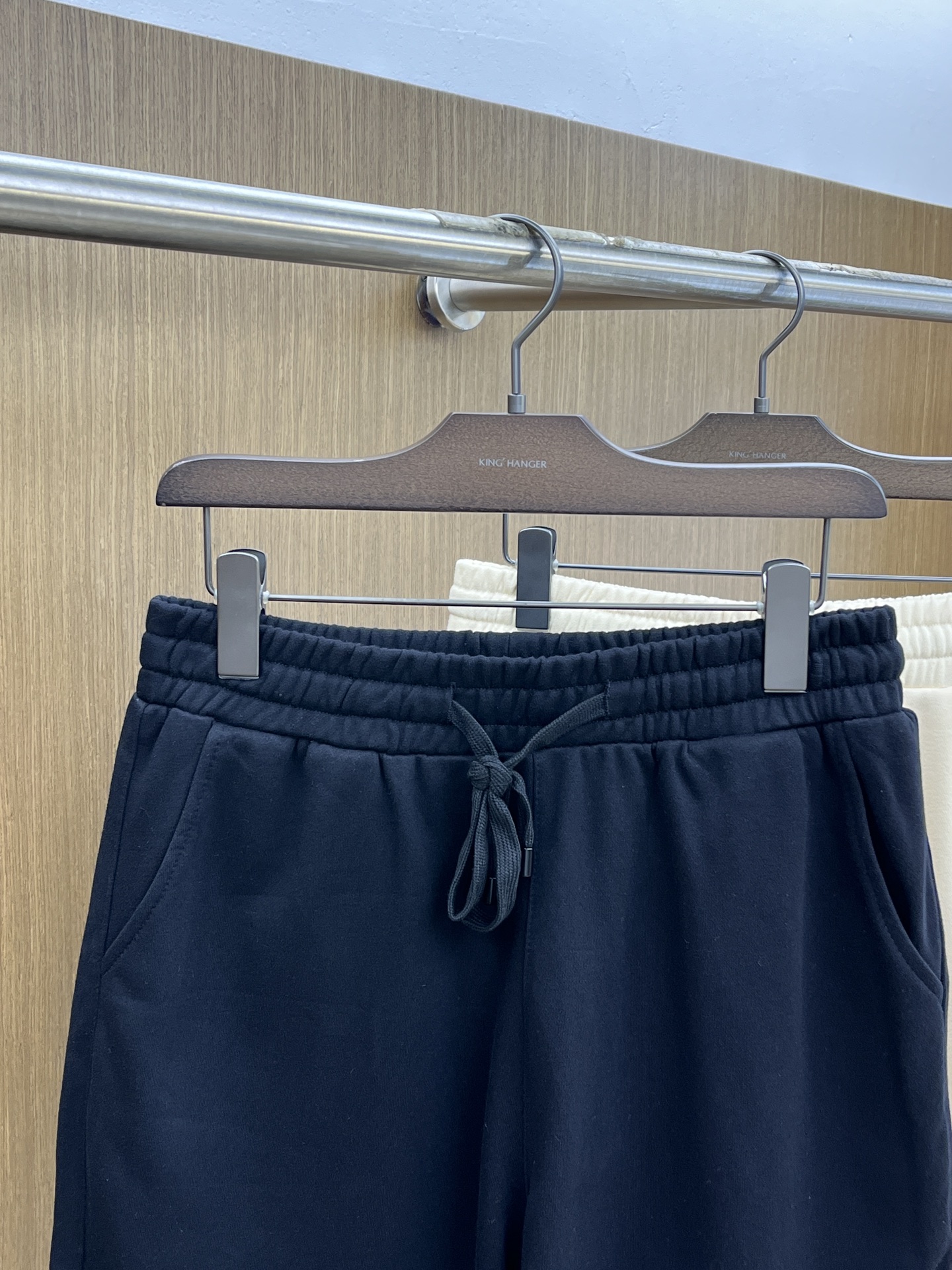 新品 Mon 🔥🔥新款休闲短裤～定制卫衣毛圈棉面料，柔软舒适亲肤感极佳，吸汗透气！品牌标志性刺绣LOGO