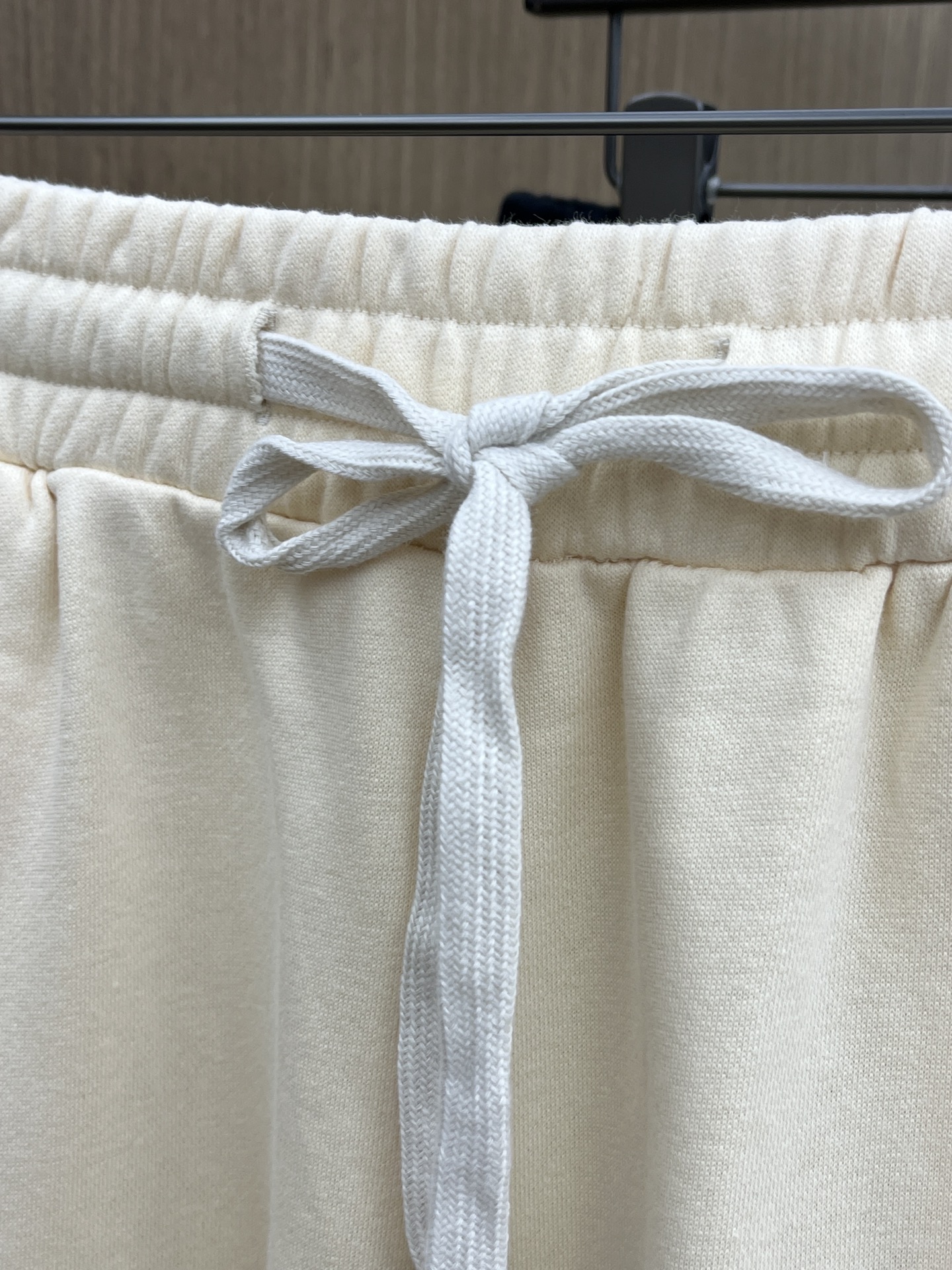 新品 Mon 🔥🔥新款休闲短裤～定制卫衣毛圈棉面料，柔软舒适亲肤感极佳，吸汗透气！品牌标志性刺绣LOGO